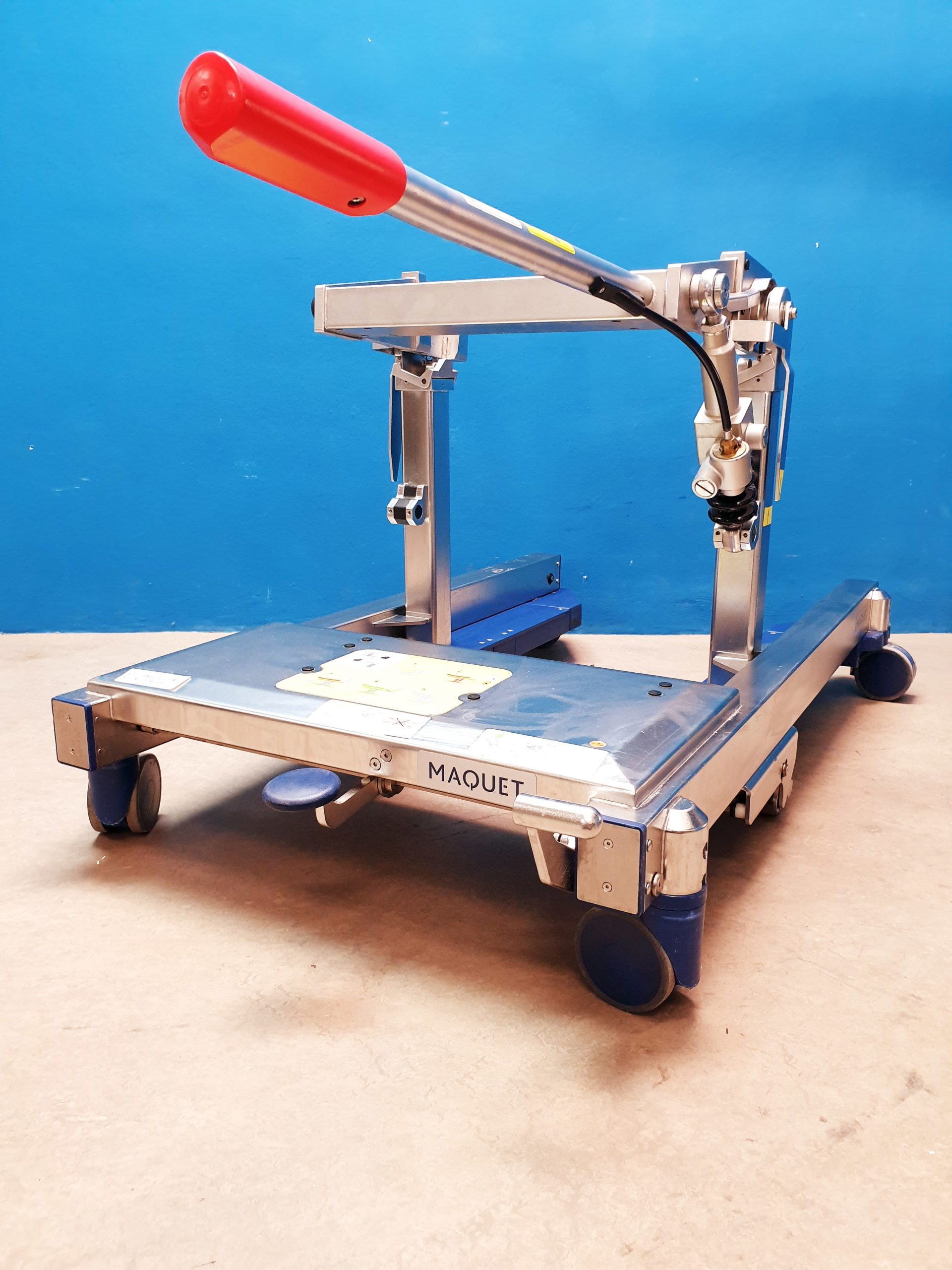 Maquet 1146.61A0 + 1150.30D0 + Säule 1150.81A0 + Lagergerät + Fernbedienung – OP Tisch System thumbnail 8