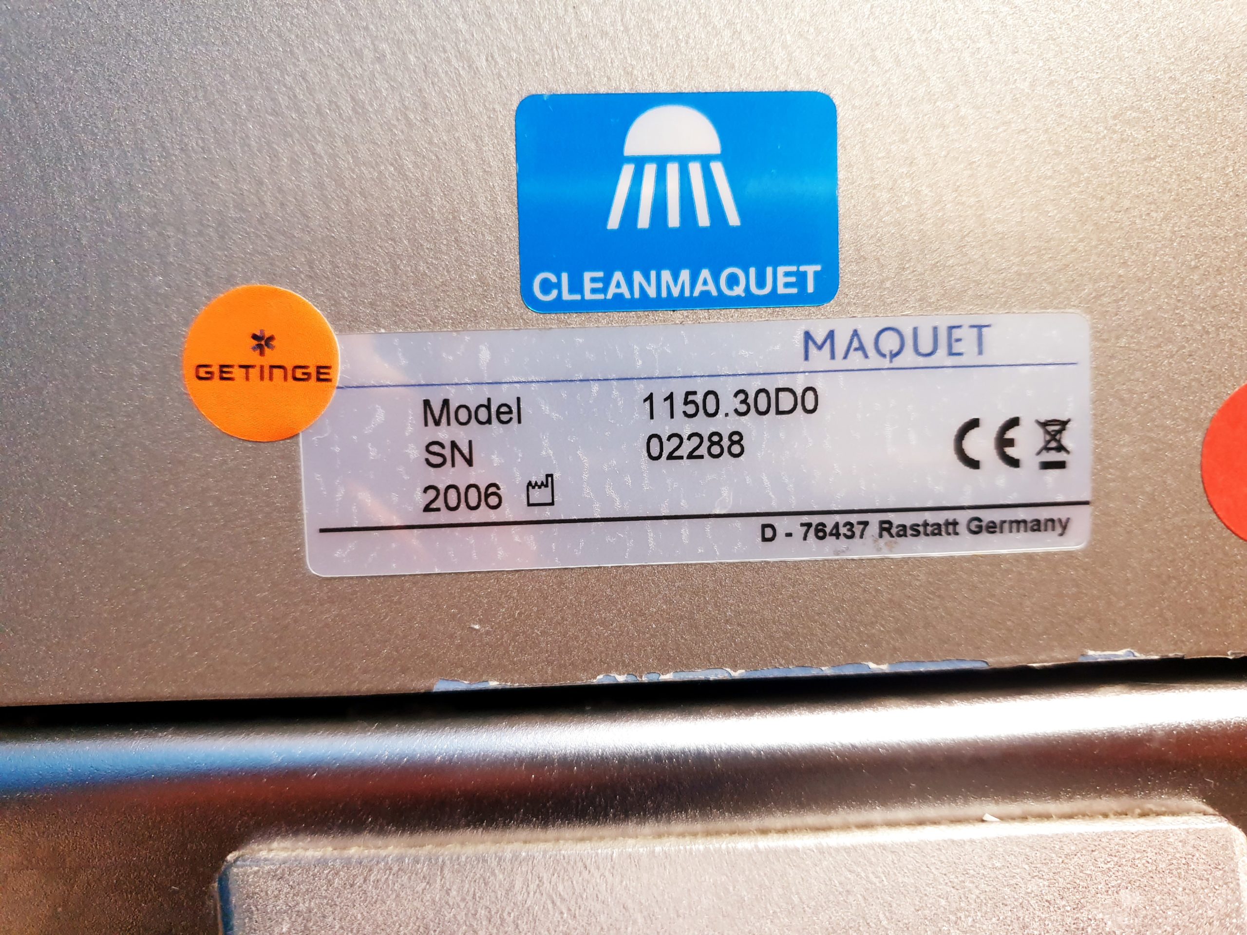 Maquet 1146.61A0 + 1150.30D0 + Säule 1150.81A0 + Lagergerät + Fernbedienung – OP Tisch System thumbnail 13