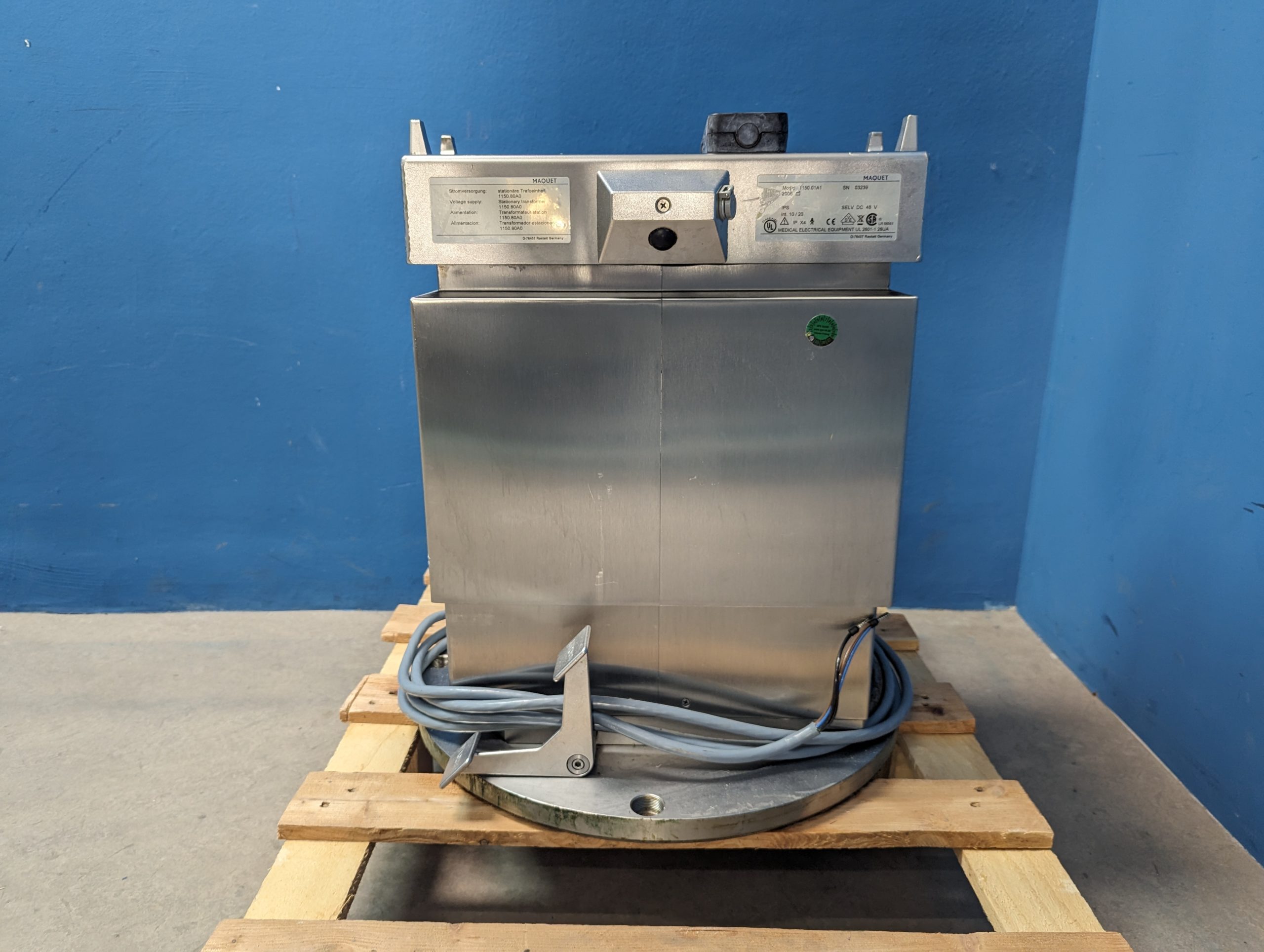 Maquet 1150.01A1 OP-Tisch Säule D 3 IR-System mit Fernbedienung — image 1 of 12