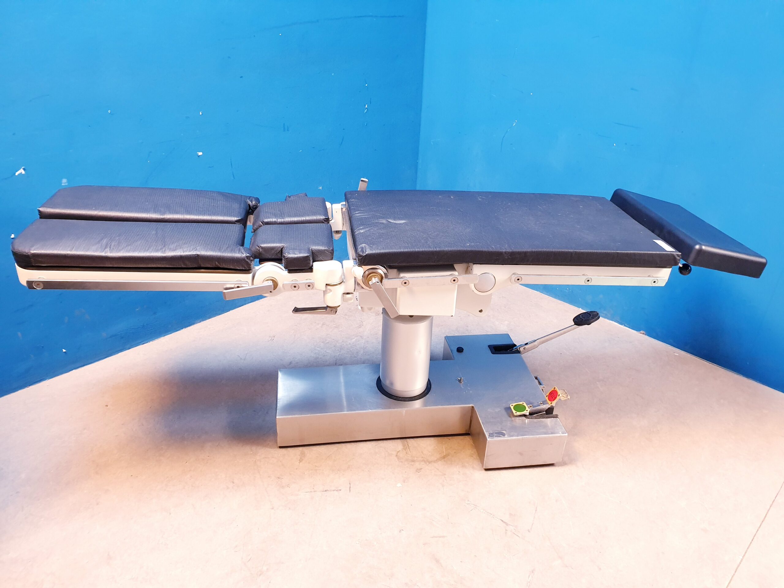 Maquet Op 11 13 00 // 111300 Tisch – Hydraulich MAQUET Surgery table 1113.00 thumbnail 4