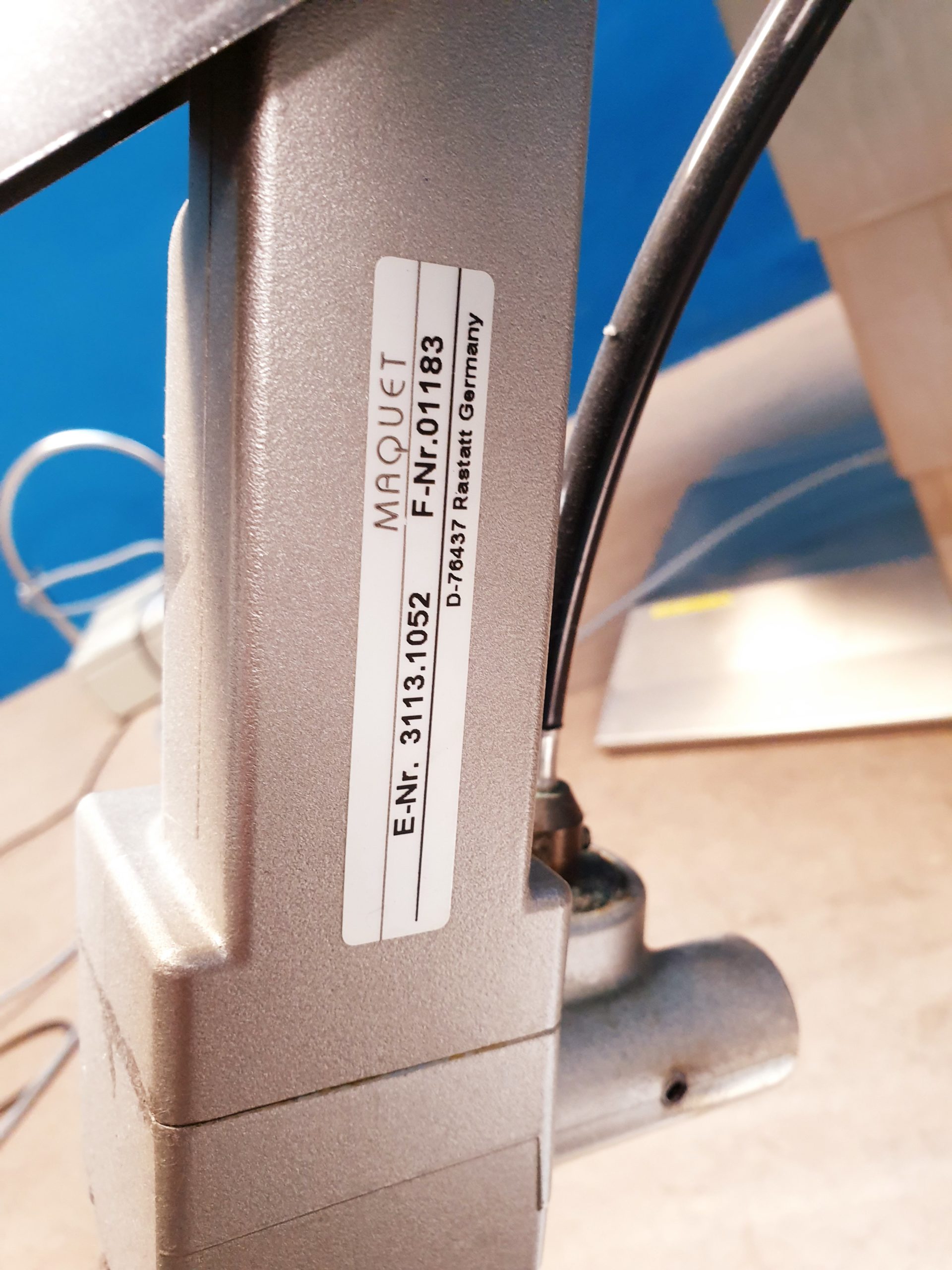 Maquet 1140.61C0 Lafette + 1150.22A0 Tischplatte + 1150.01C0 Säule + Ladegerät thumbnail 12
