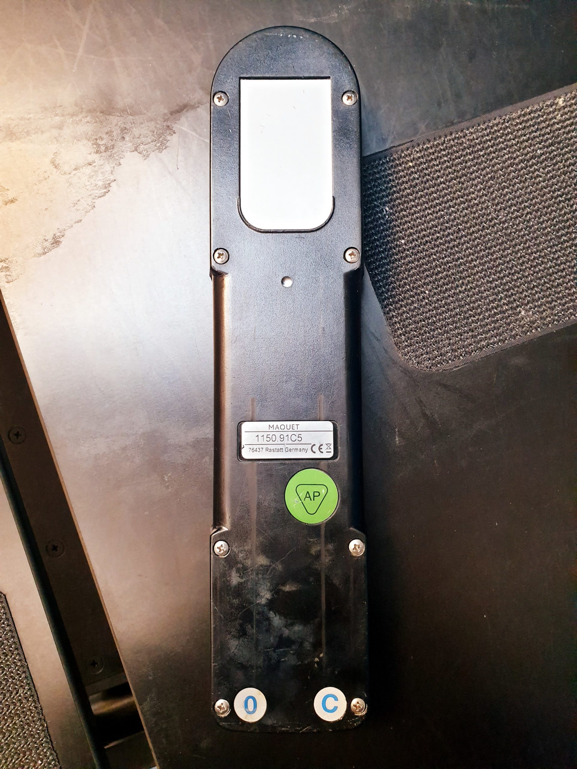 Maquet 1140.61C0 Lafette + 1150.22A0 Tischplatte + 1150.01C0 Säule + Ladegerät thumbnail 25
