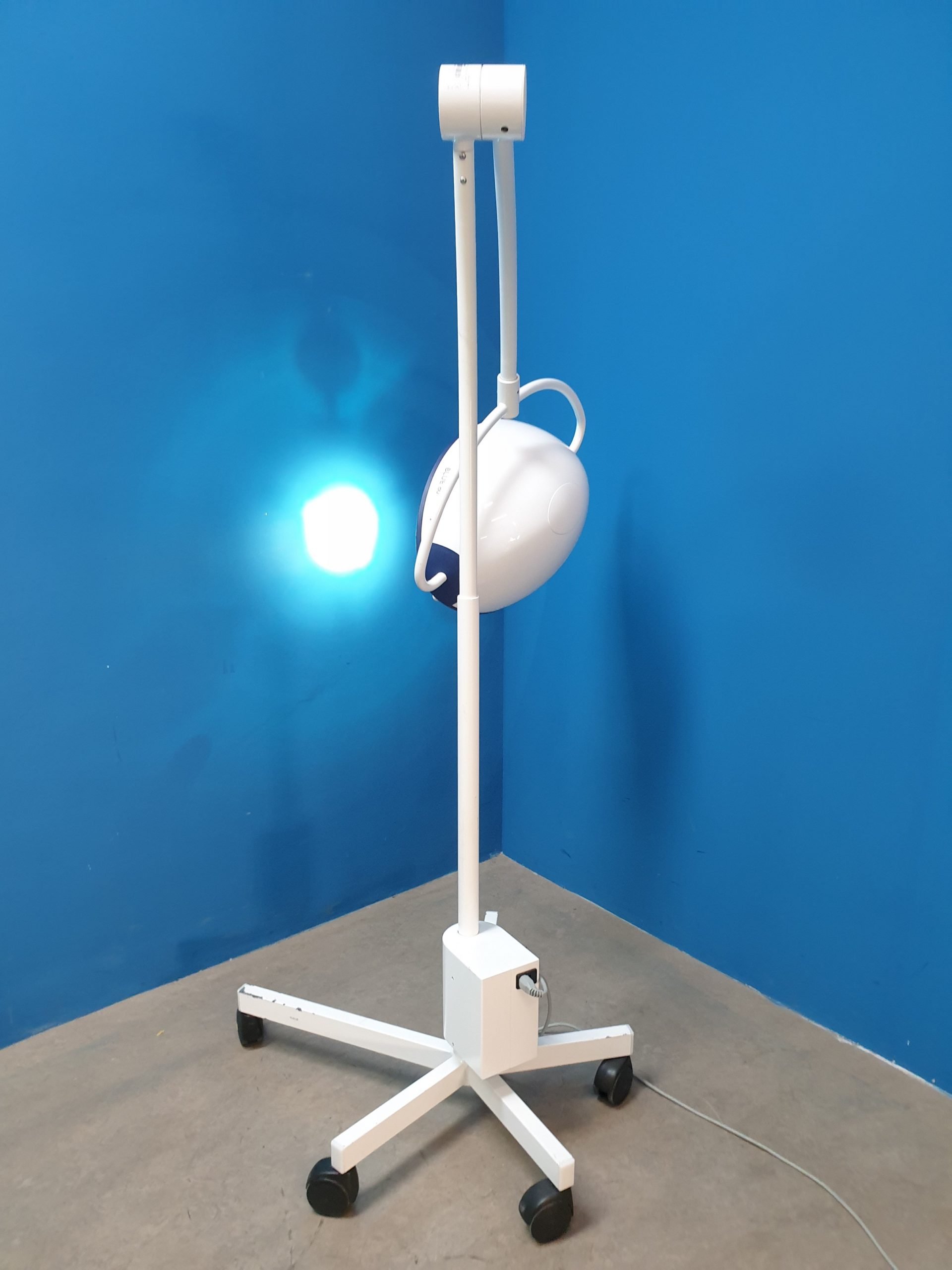 Maquet Blue 80 Untersuchungslampe mobile mit eingebautem Trafo thumbnail 4
