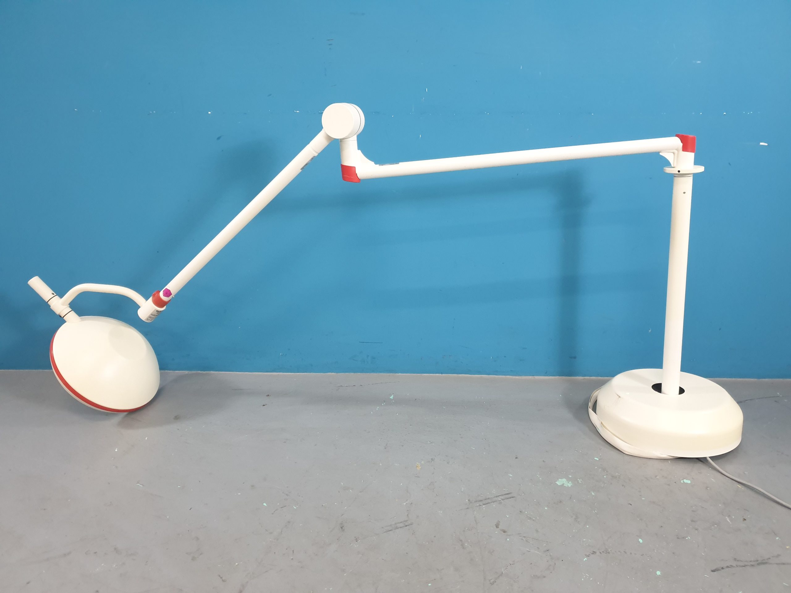 KLS MARTIN ML 301 // ML-301 OP-Leuchte – Behandlungslampe – Deckemontage — image 1 of 12