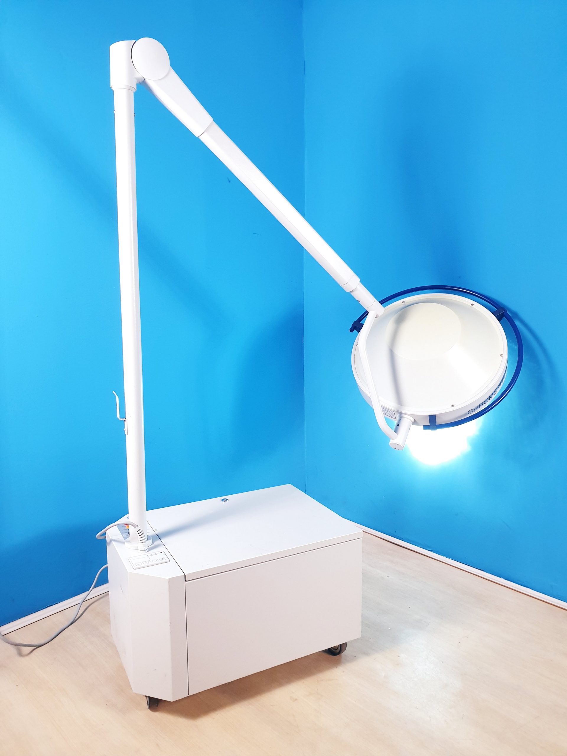 Berchtold D540 Untersuchungslampe – Fahrbar – 4500K Halogen thumbnail 4