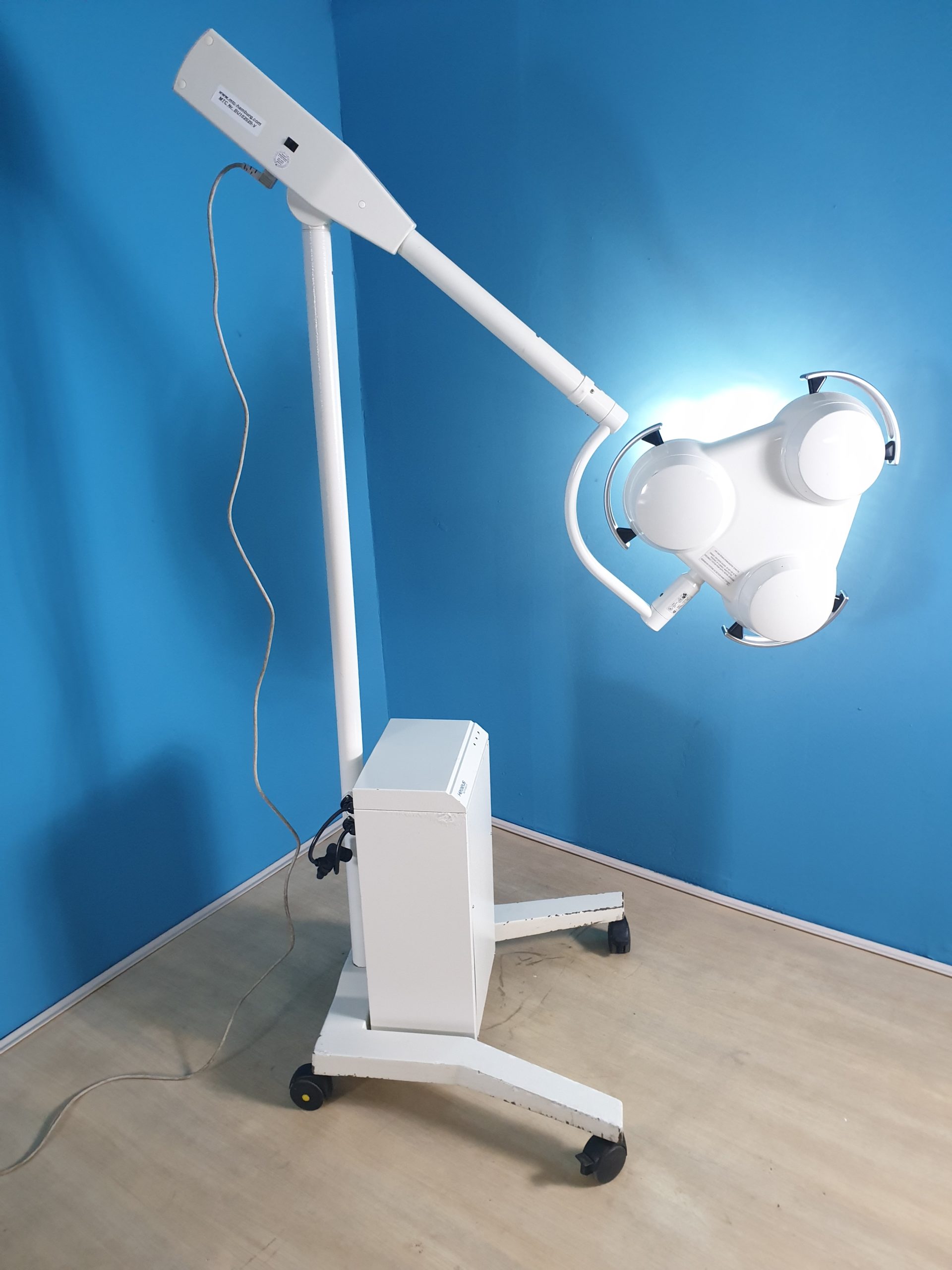 Hanulux Heraeus 2003 Inkl Trafo / OP Lampe / Behandlungslampe Mobil thumbnail 3