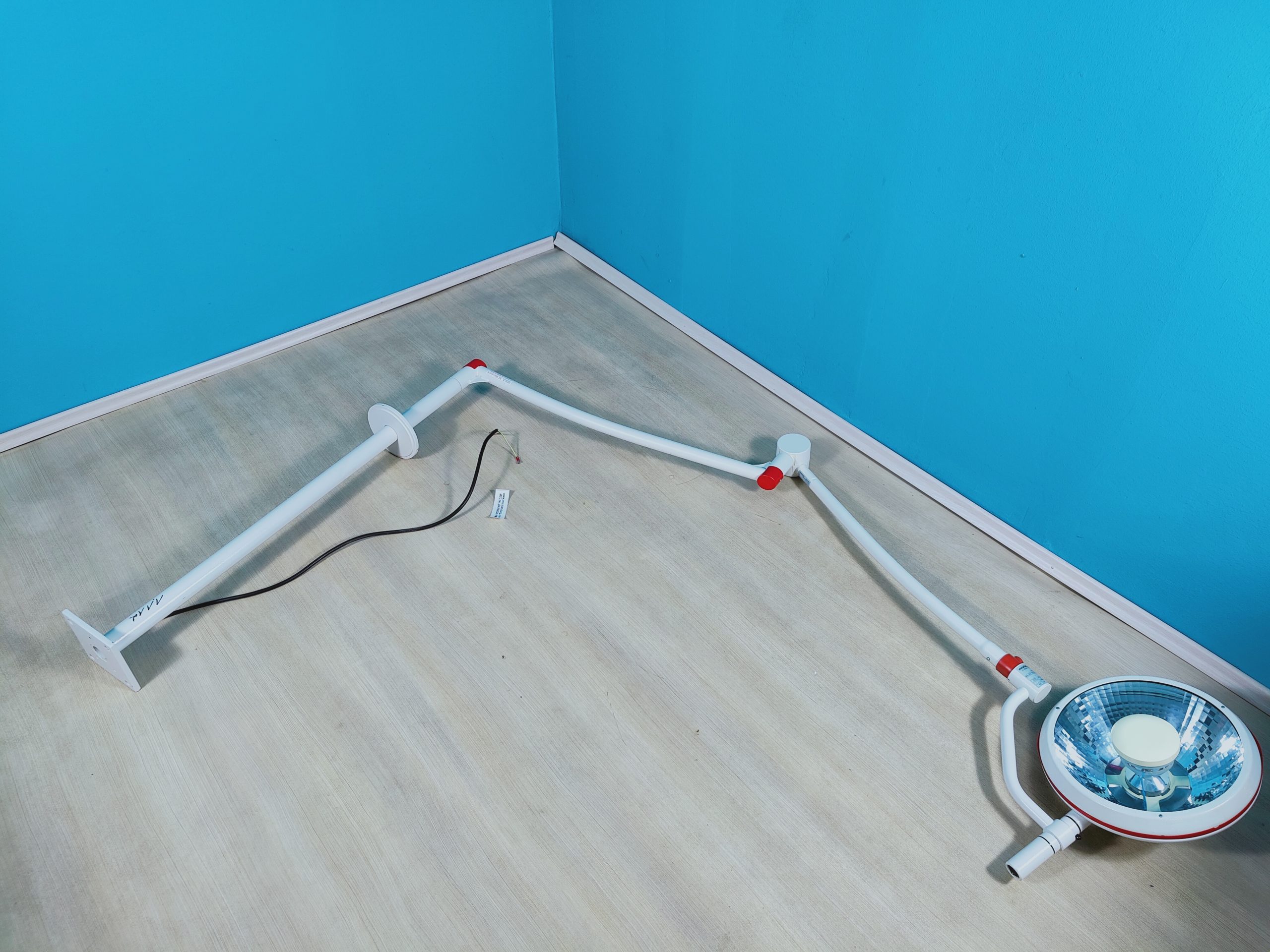 KLS Martin ML301- ML 301 Beleuchtung mit Tragearm – Deckenbefestigng — image 1 of 5