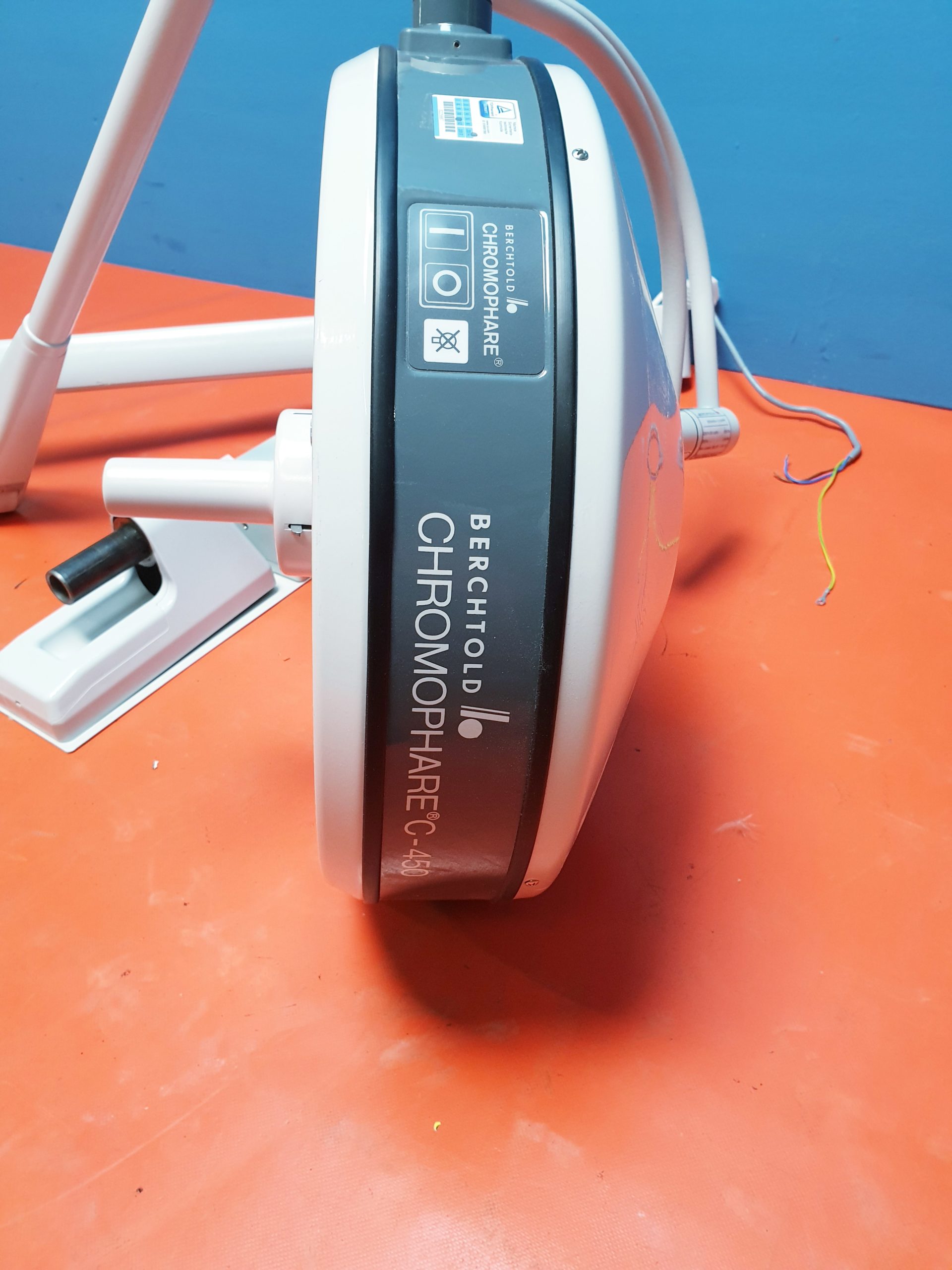 Berchtold Chromophare C 450 // C450 Untersuchungsleuchte OP Lampe Wandmontage thumbnail 4