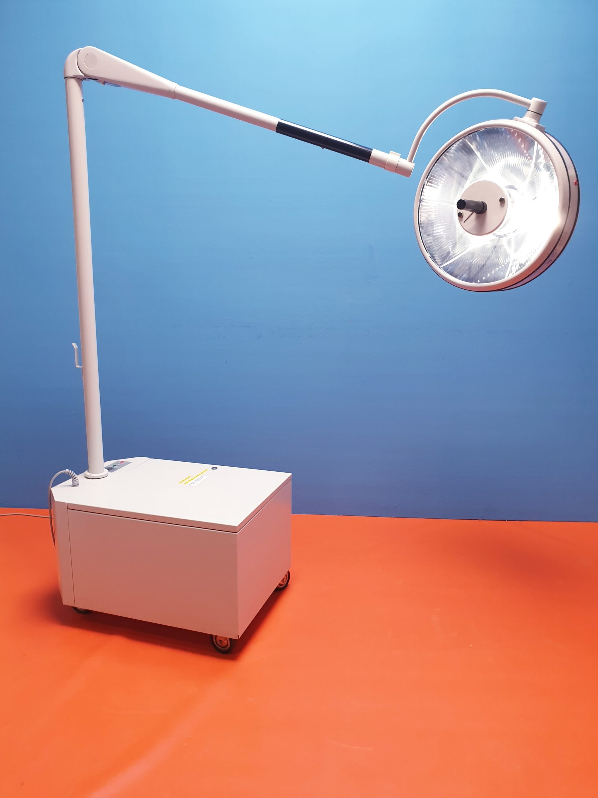Berchtold Chromophare C 450 Untersuchungsleuchte OP Lampe Fahrbar thumbnail 2