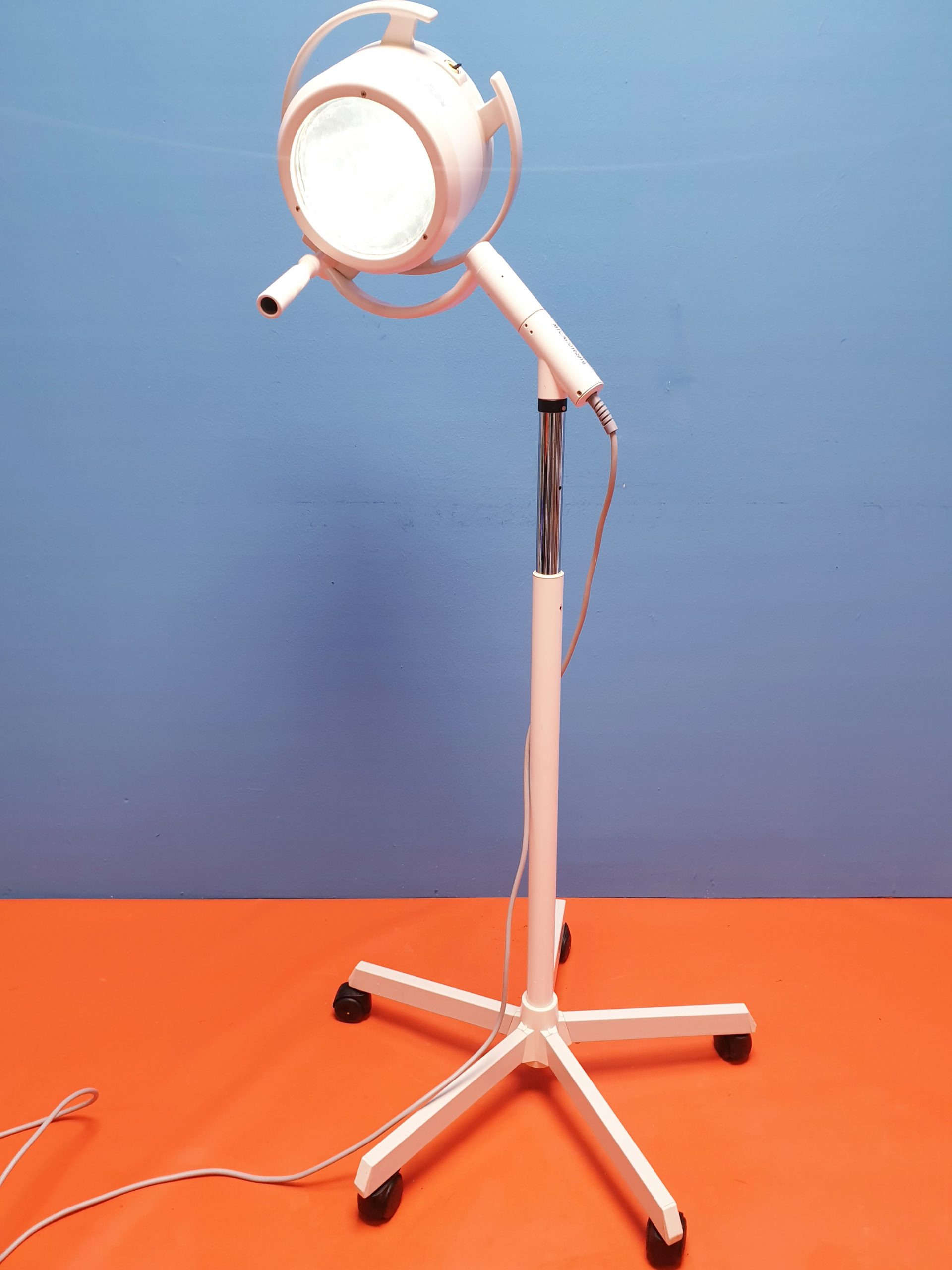 Dr. Mach Uniflex Untersuchungsleuchte OP Lampe Praxis Rollbar — image 1 of 6