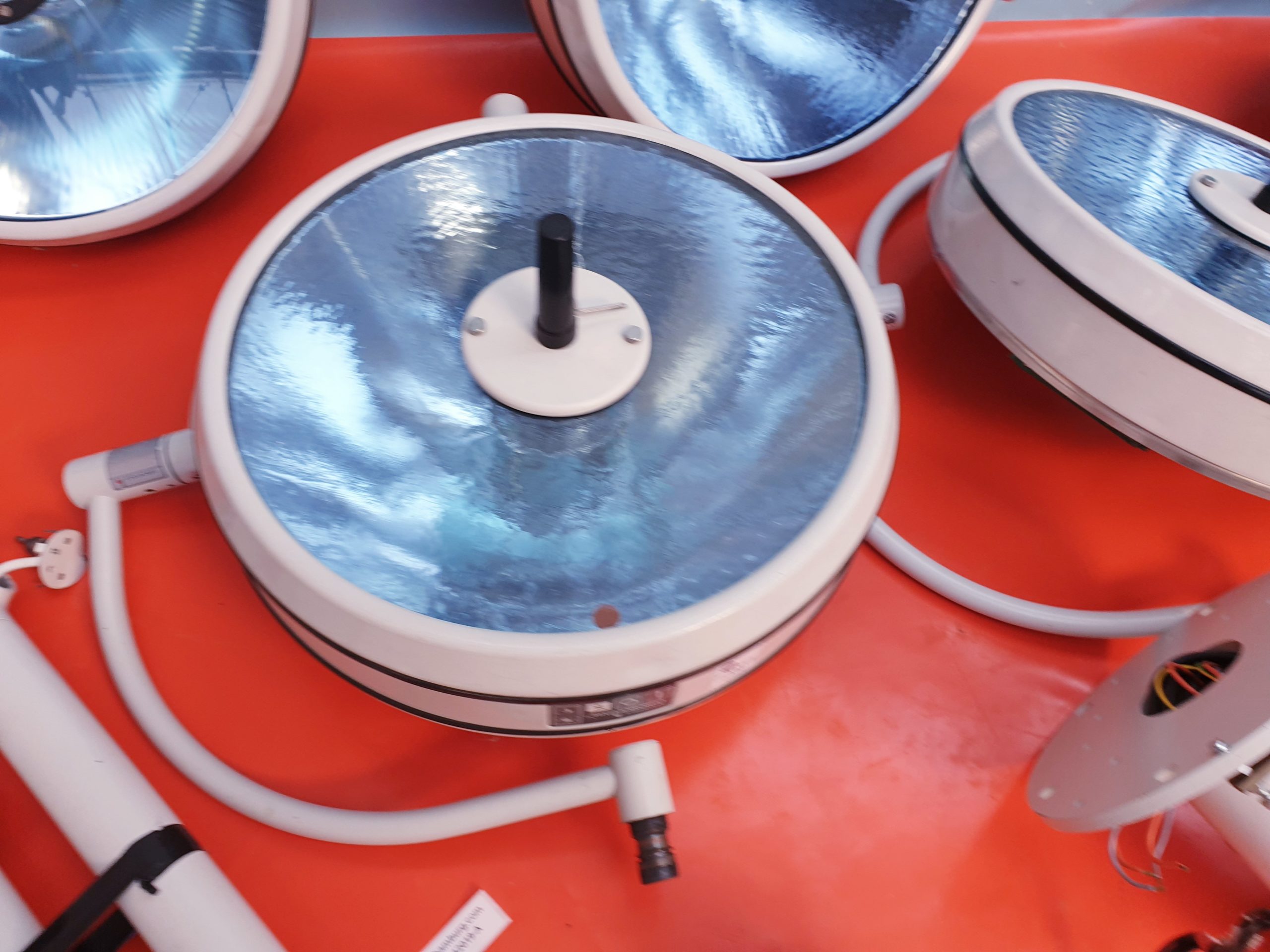 4 x Berchtold Chromophare OP-Lampe Untersuchungslampe Examination light + Trageärme
