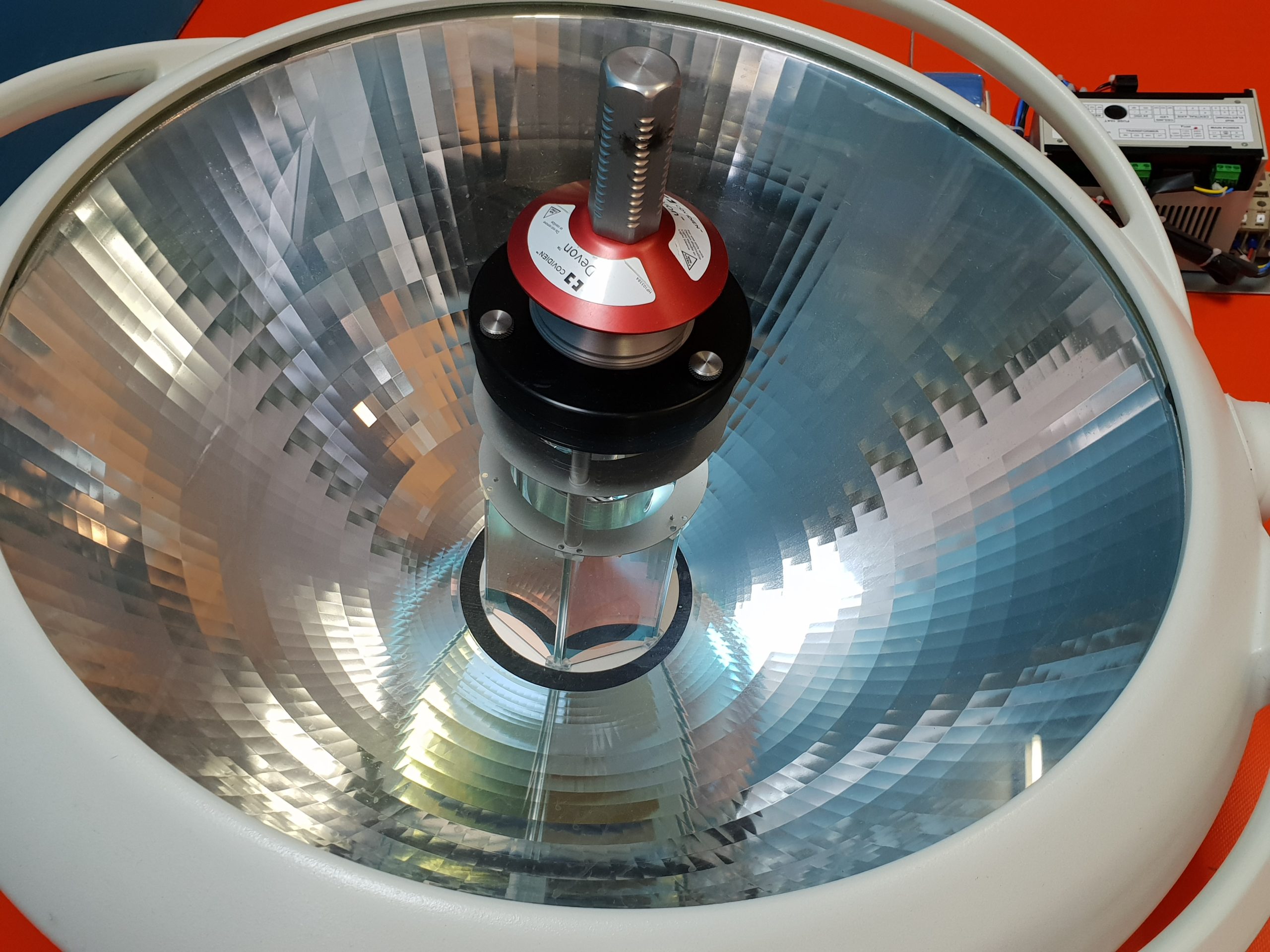 Dräger Sola 700 OP Lampe inkl. Gelenkarm + Trafo / Netzteil guter Zustand thumbnail 7