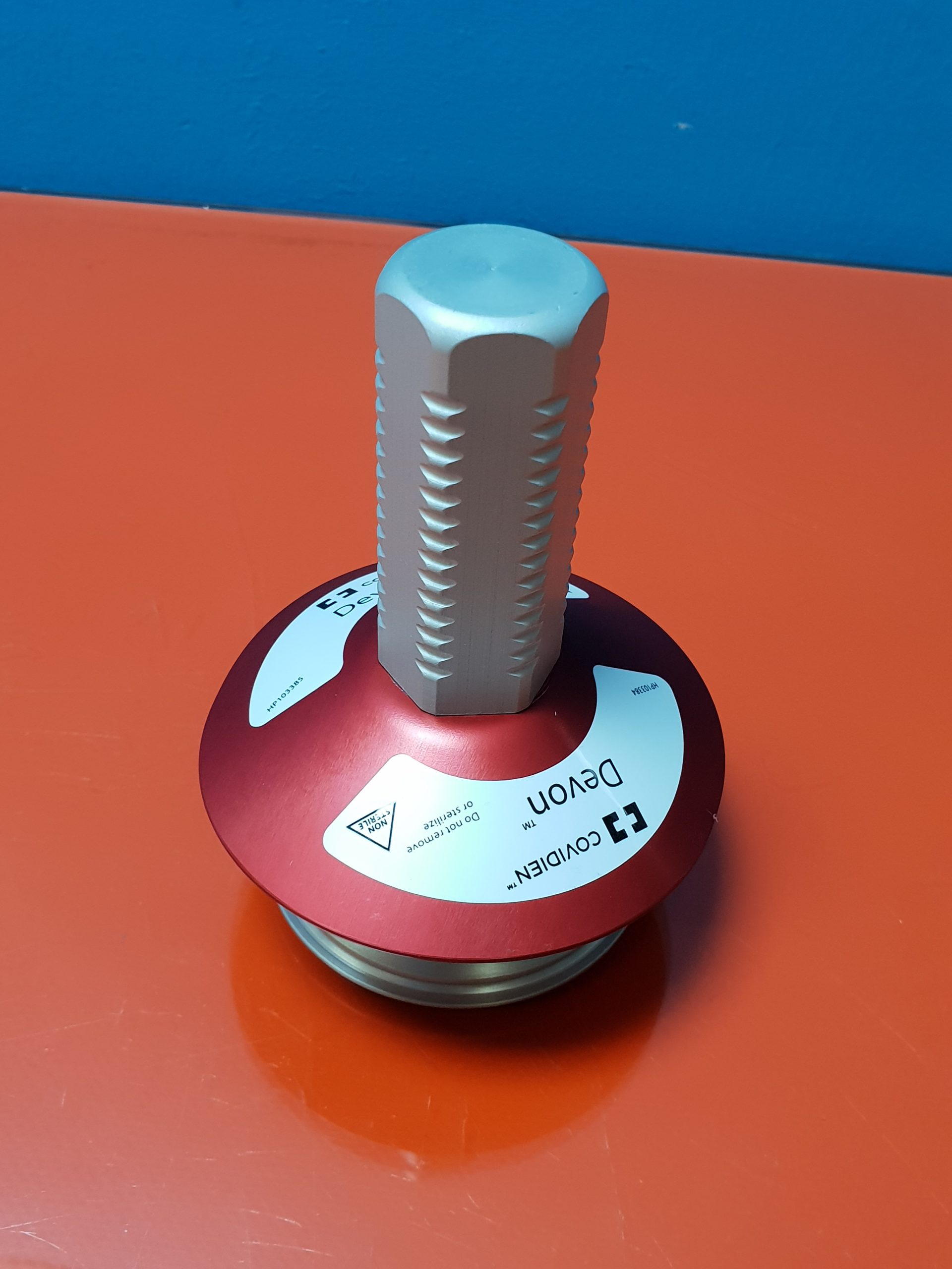 Covidien Devon HP103385 Universal Light Adapter — image 1 of 3