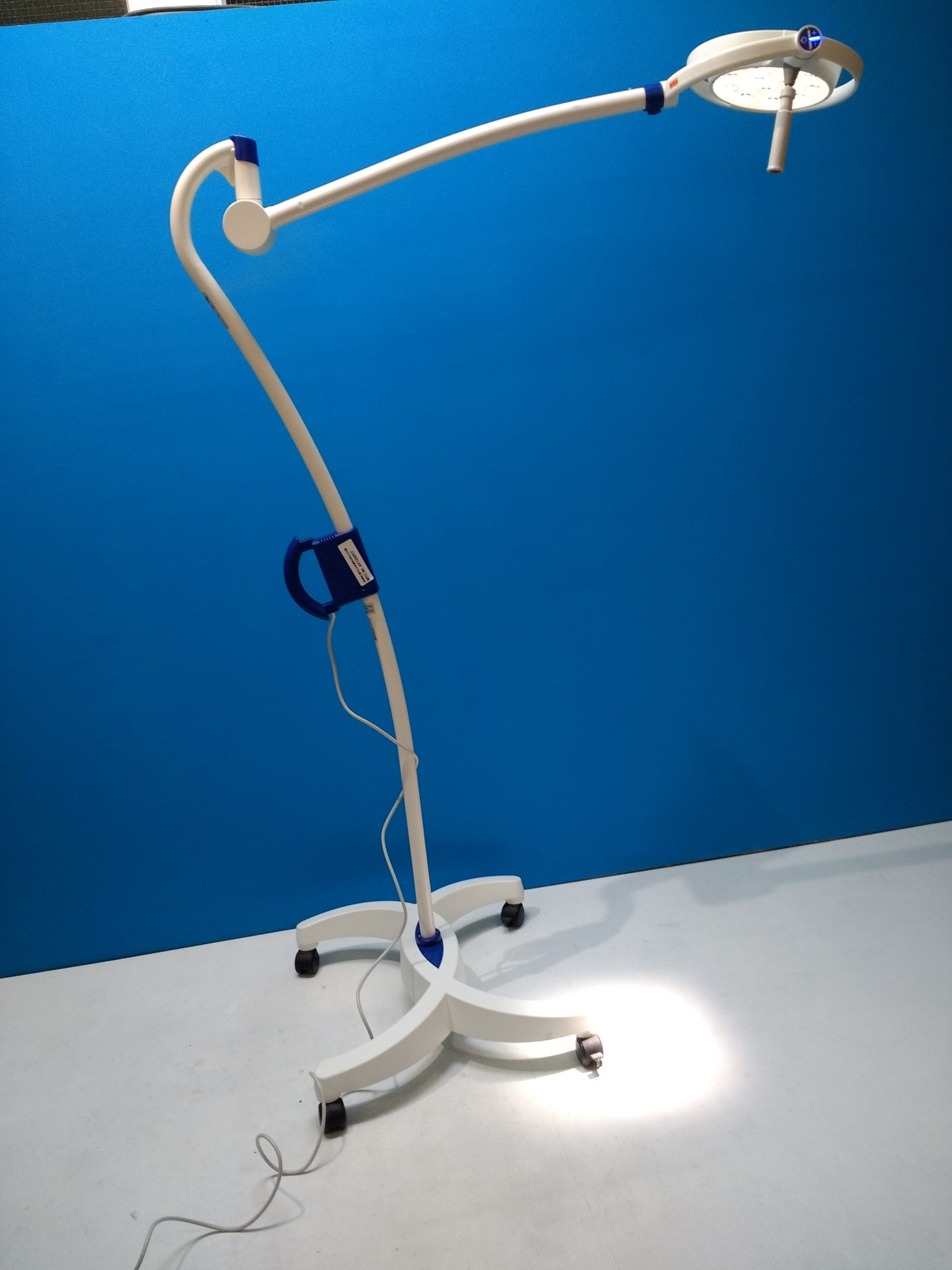 Dr. Mach LED 120 Untersuchungsleuchte fahrbar — image 1 of 9