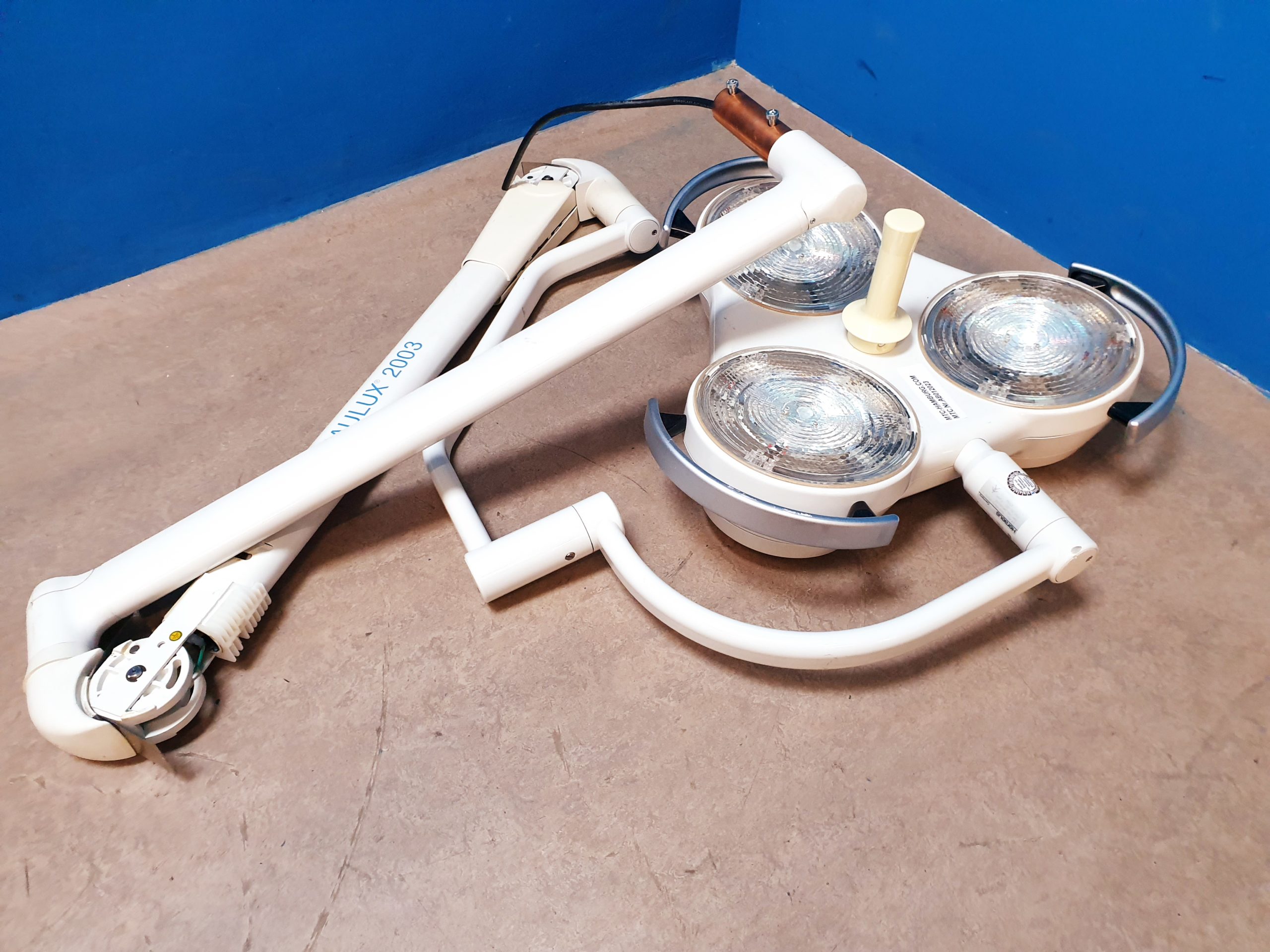 Hanaulux 2003 OP- Untersuchungsleuchte mit Tragearm — image 1 of 6