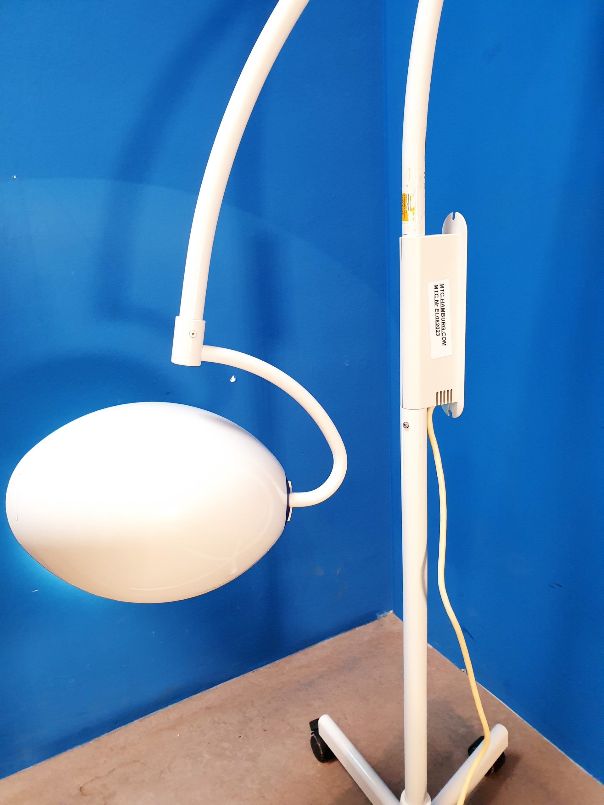 Heraeus Typ blue 30 mit Stativ, Fahrbar Behandlungslampe // Untersuchungslampe thumbnail 2