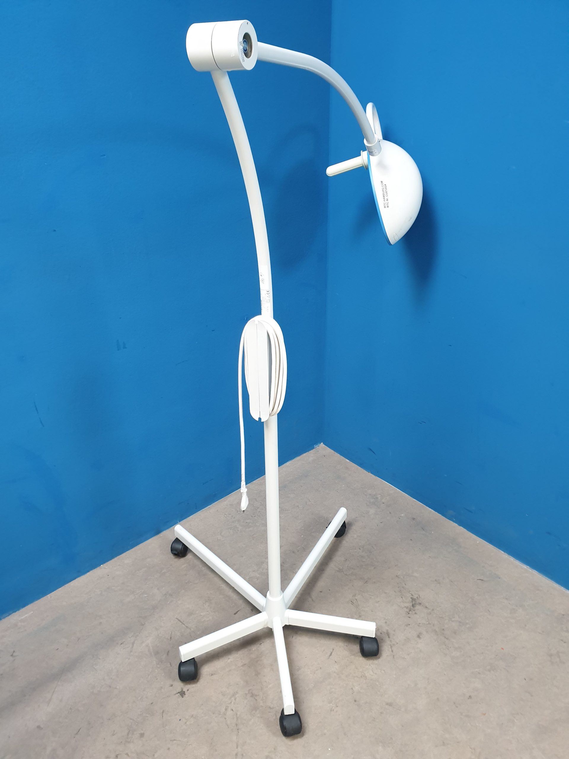 Maquet Blue 30 Behandlungslampe Fahrbar mobil Untersuchungslampe thumbnail 3