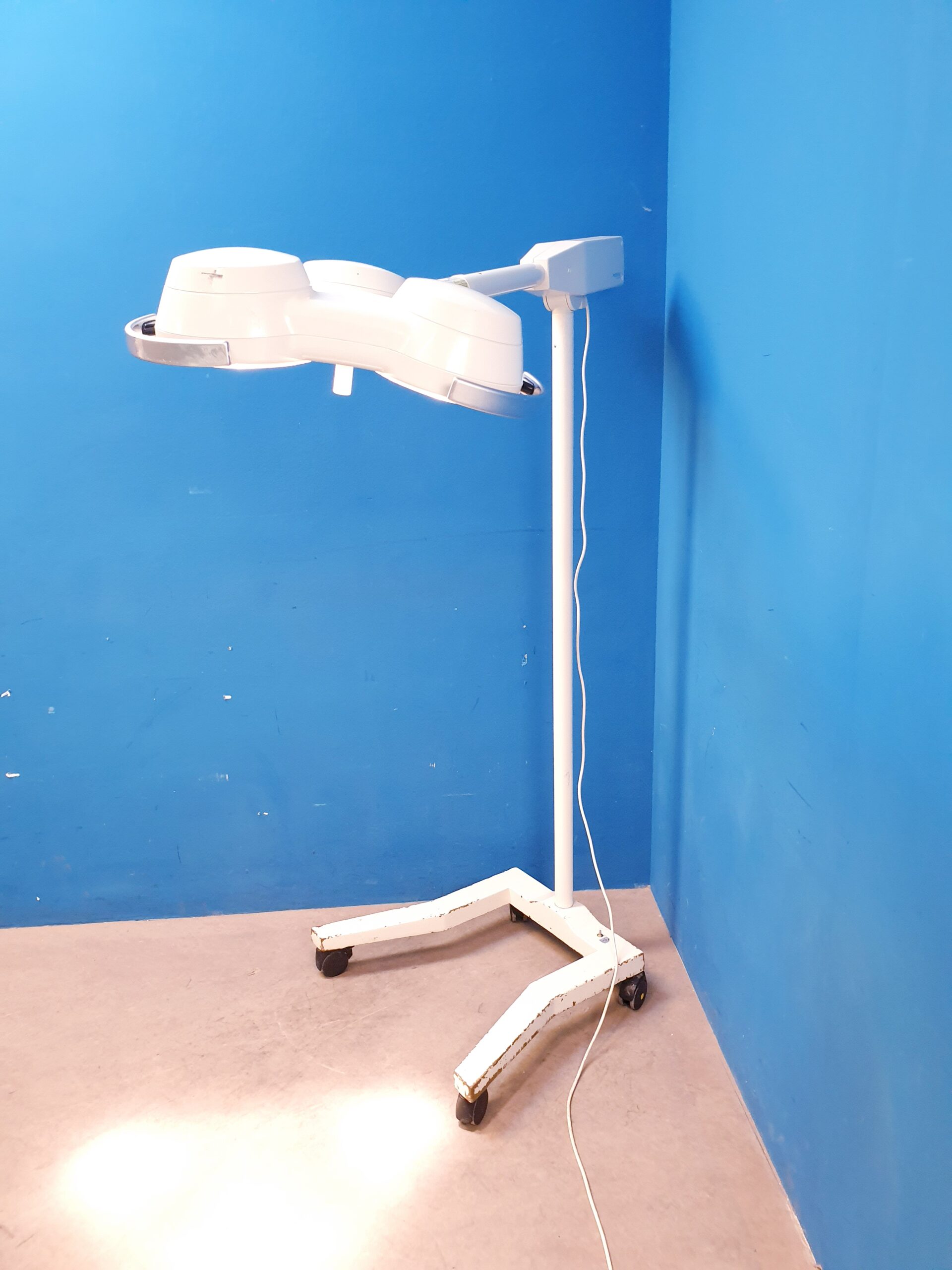 Hanaulux 2003 Fahrbare OP-Lampe Fahrbar Stativmodell thumbnail 3