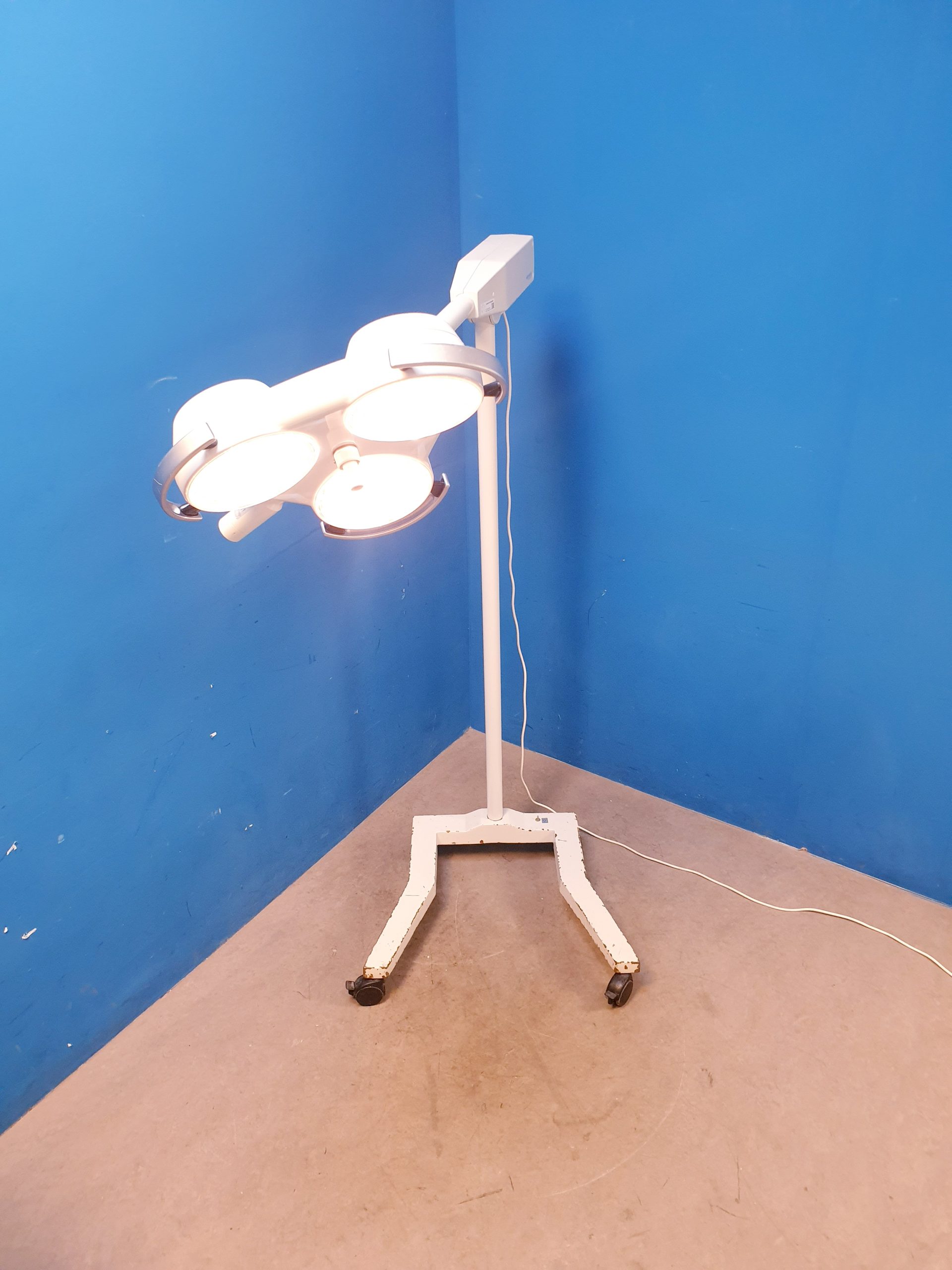 Hanaulux 2003 Fahrbare OP-Lampe Fahrbar Stativmodell thumbnail 12