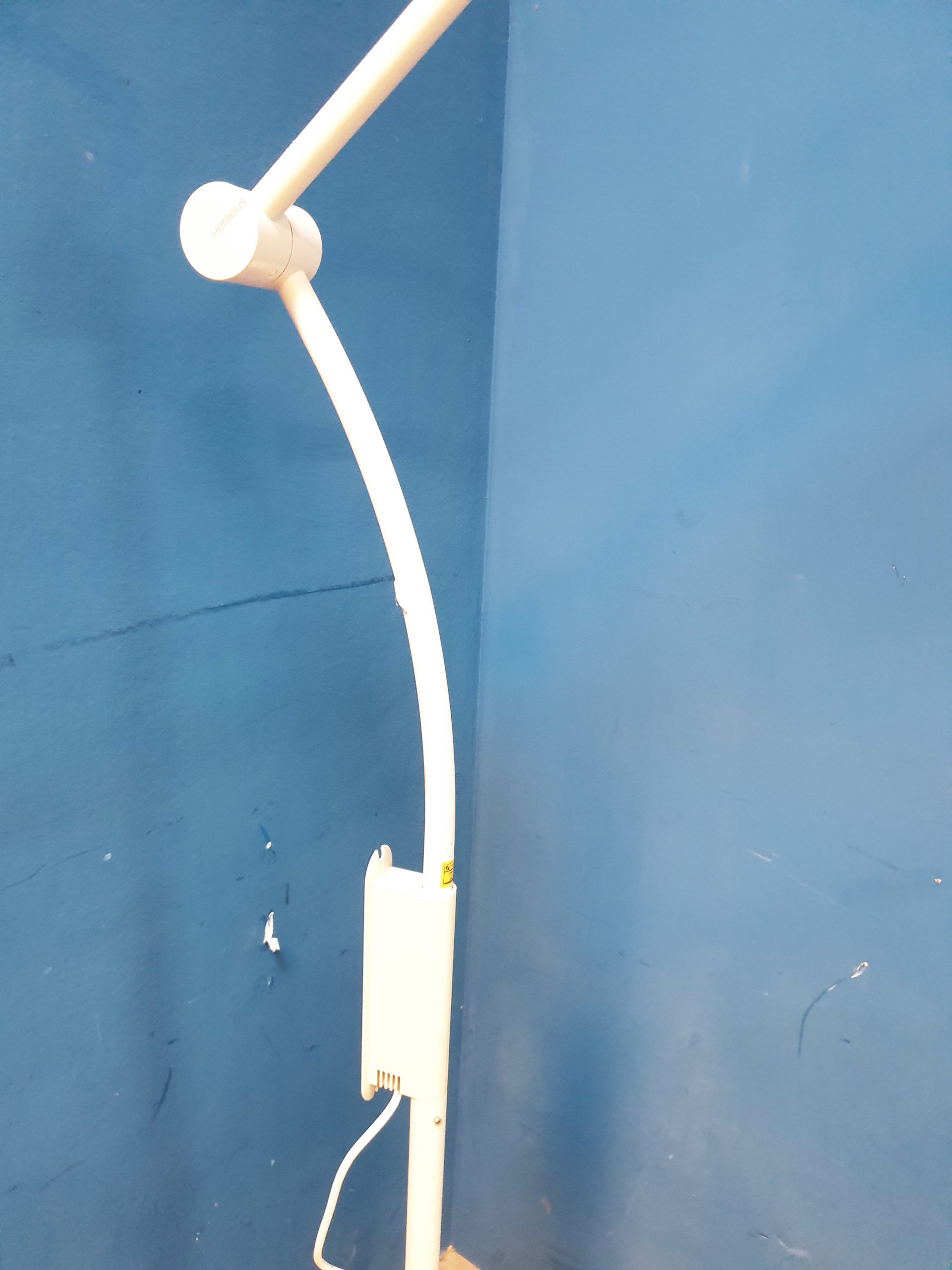 Maquet Blue 30 Behandlungslampe Fahrbar mobil Untersuchungslampe thumbnail 6