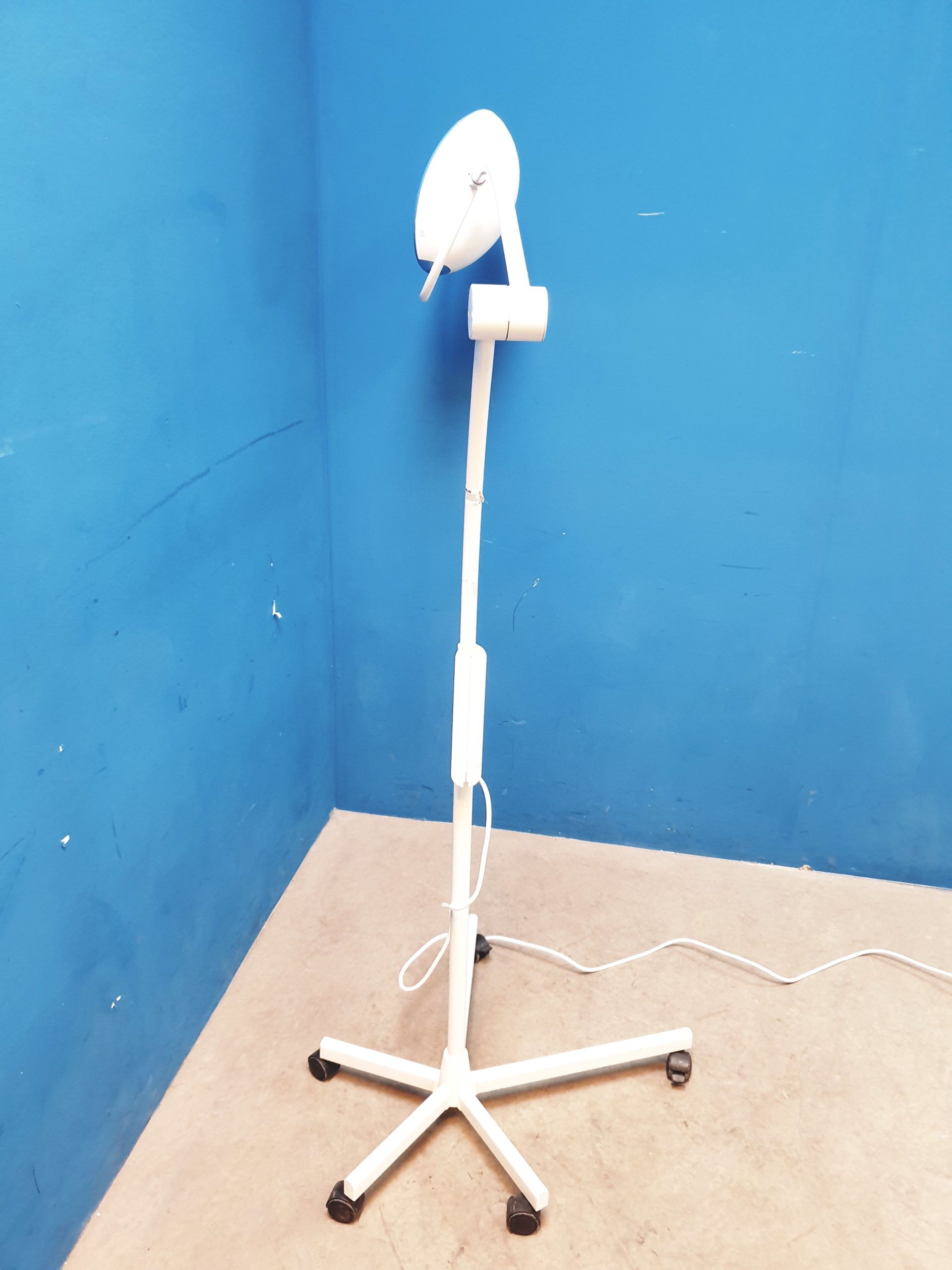 Maquet Blue 30 Behandlungslampe Fahrbar mobil Untersuchungslampe thumbnail 10