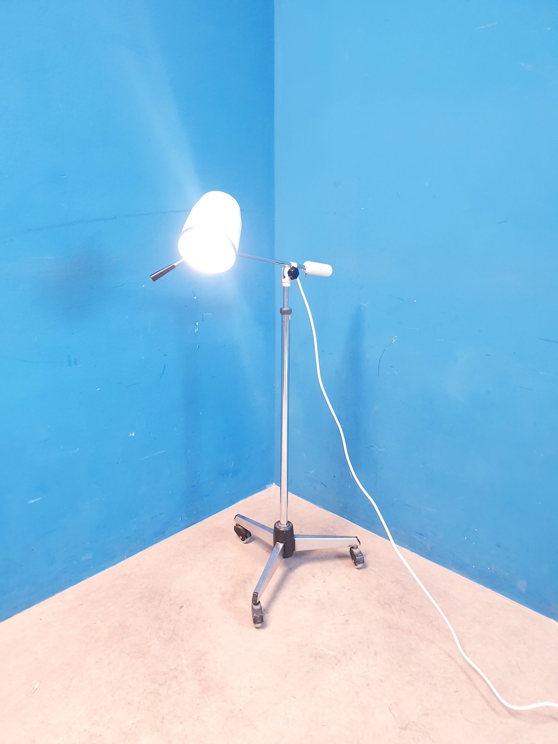 Mach Op-Lampe QZ 1 121 Behandlungslampe Lampe — image 1 of 9