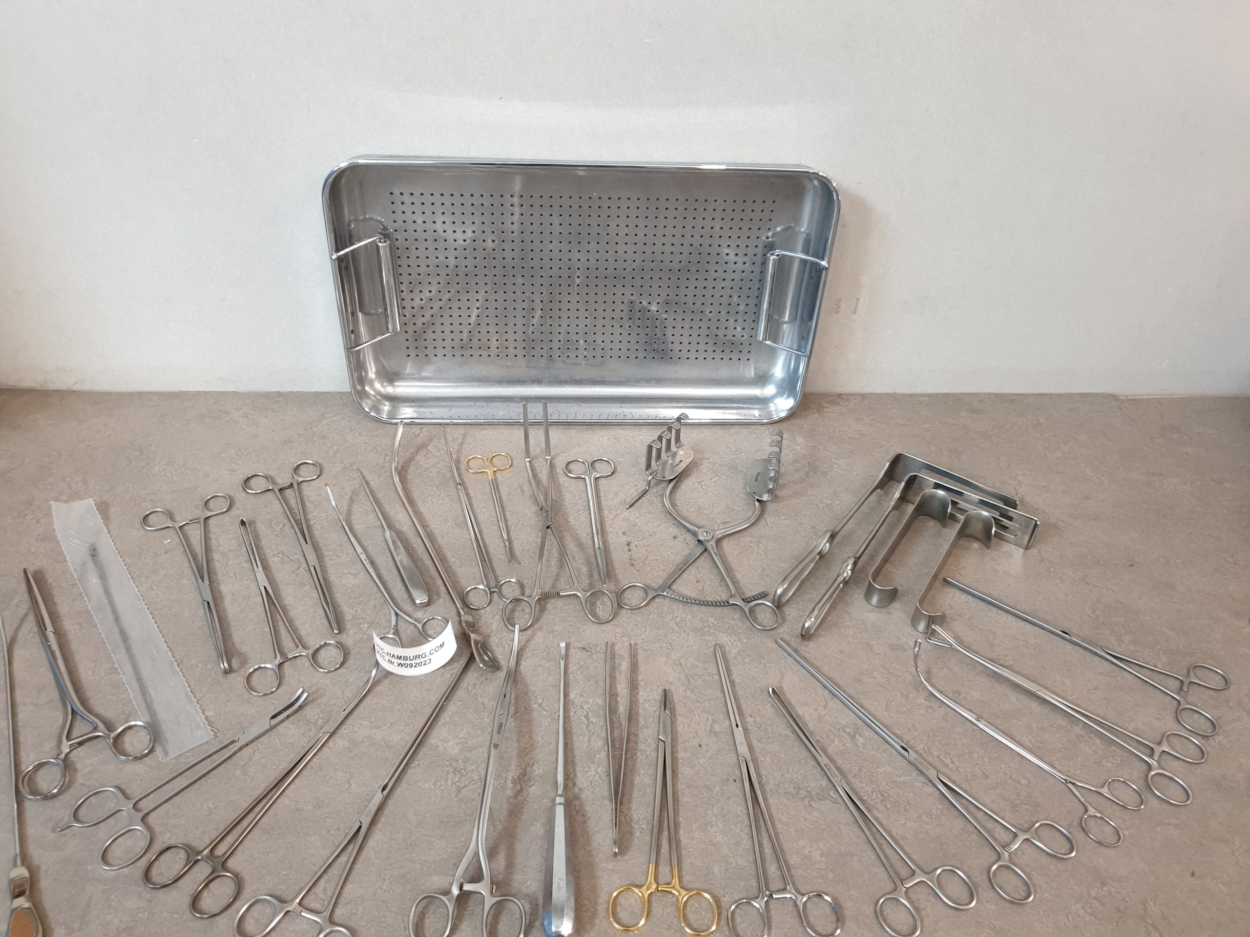 Op Instrumente Op Besteck Konvolut Chirurgische Instrumente Surgical instruments –/ — image 1 of 6