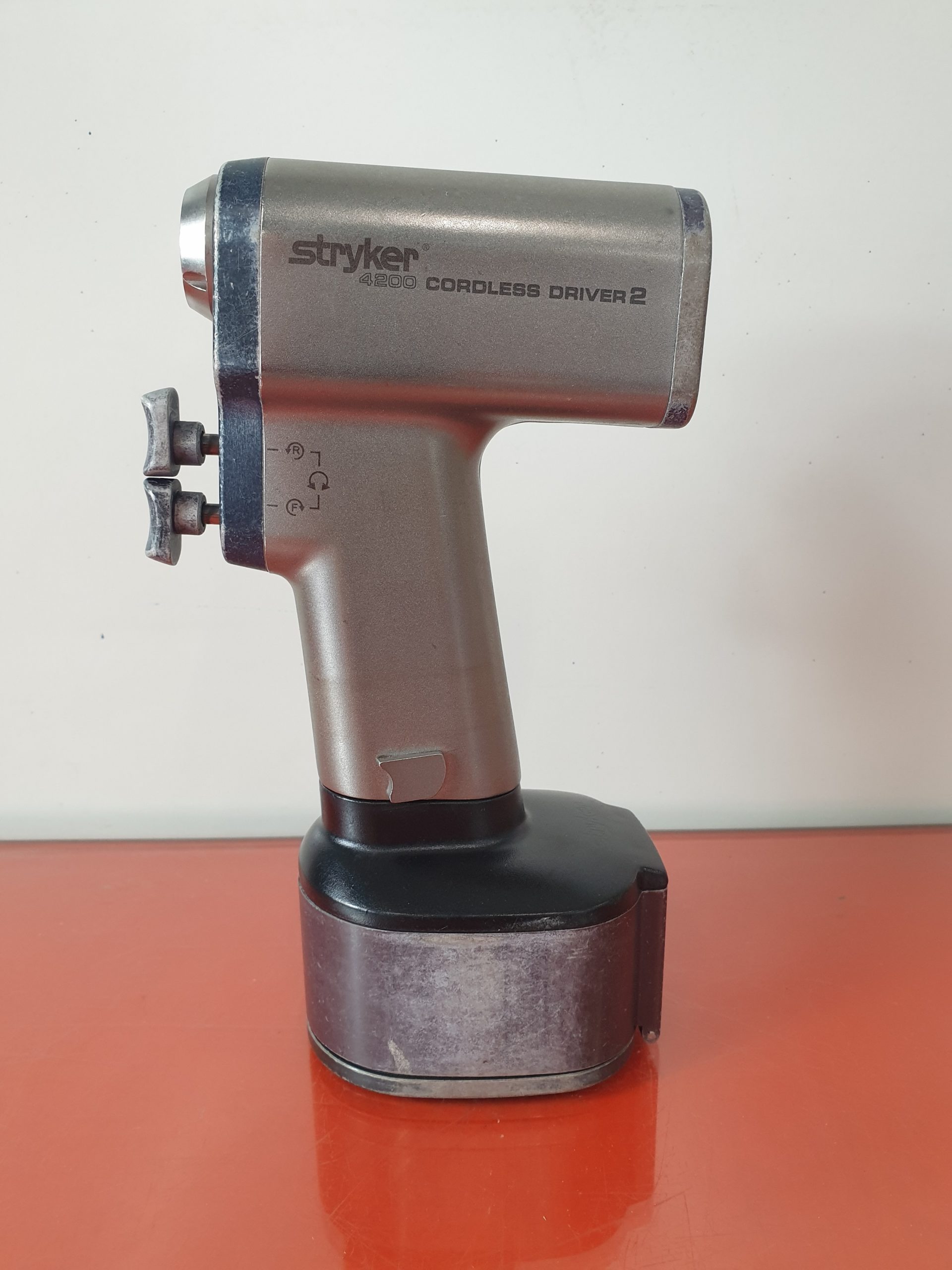 Stryker 4200 Cordless Driver 2 30436 mit 4222-120 Akku-Gehäuse thumbnail 4