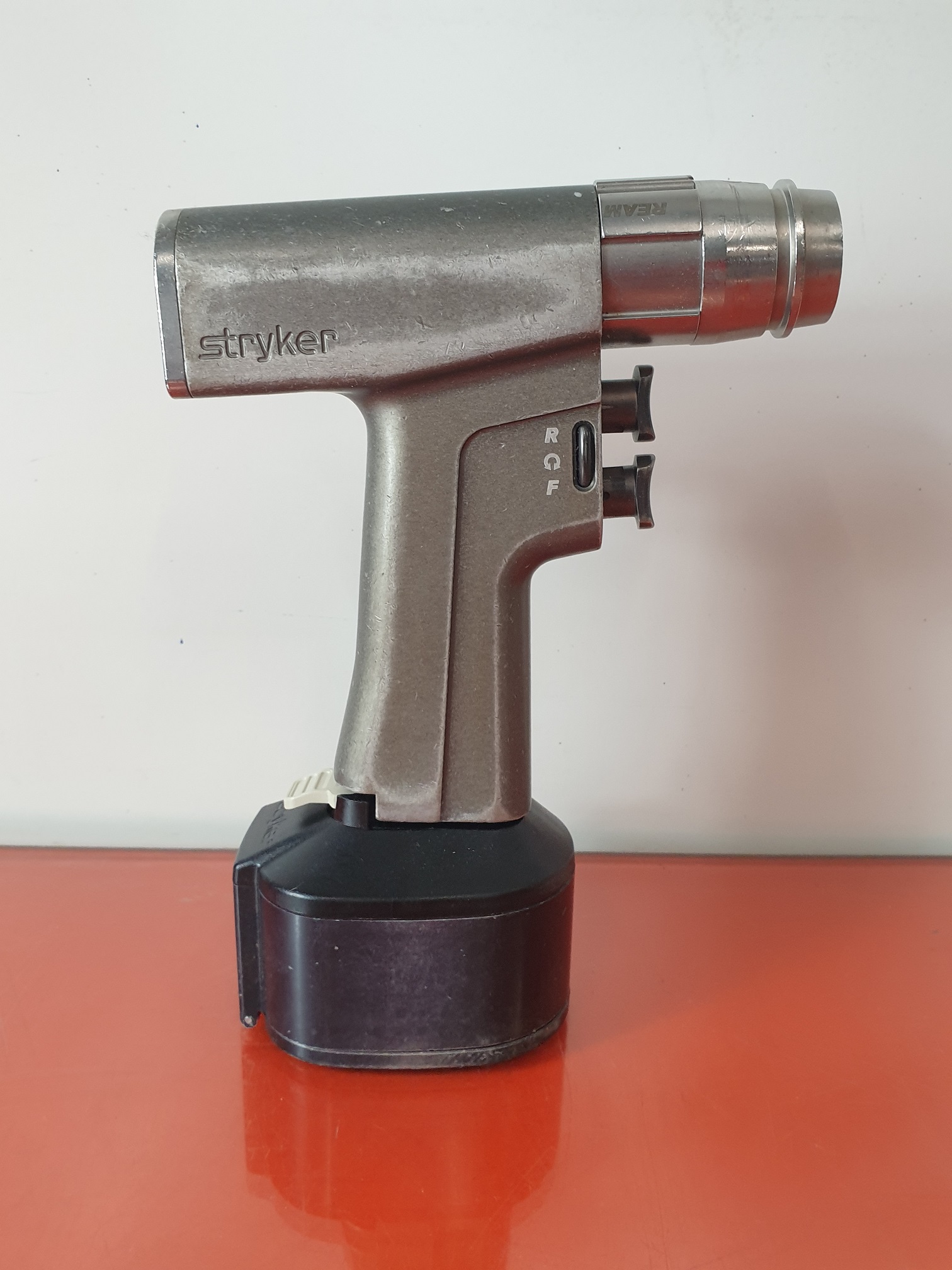 Stryker System – 6 Bohrer mit 6127-120-000 Akku-Gehäuse thumbnail 2