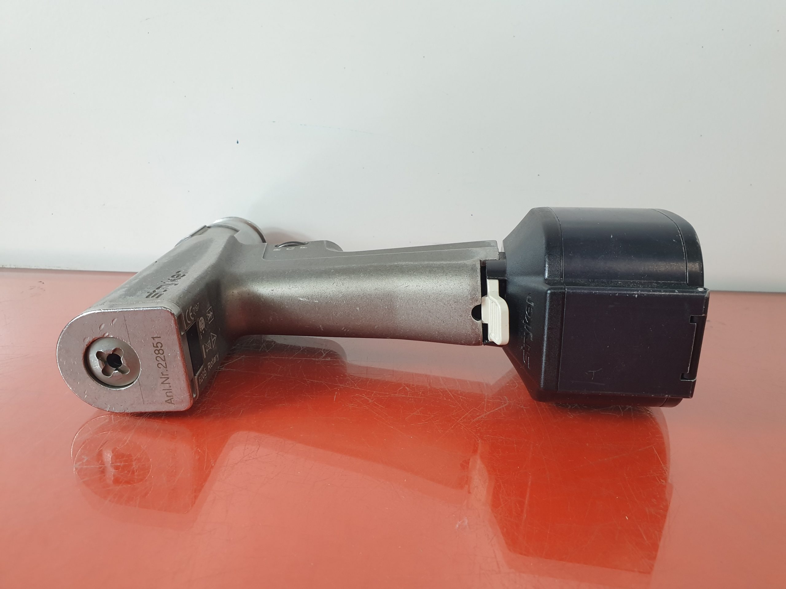 Stryker System – 6 Bohrer mit 6127-120-000 Akku-Gehäuse thumbnail 6