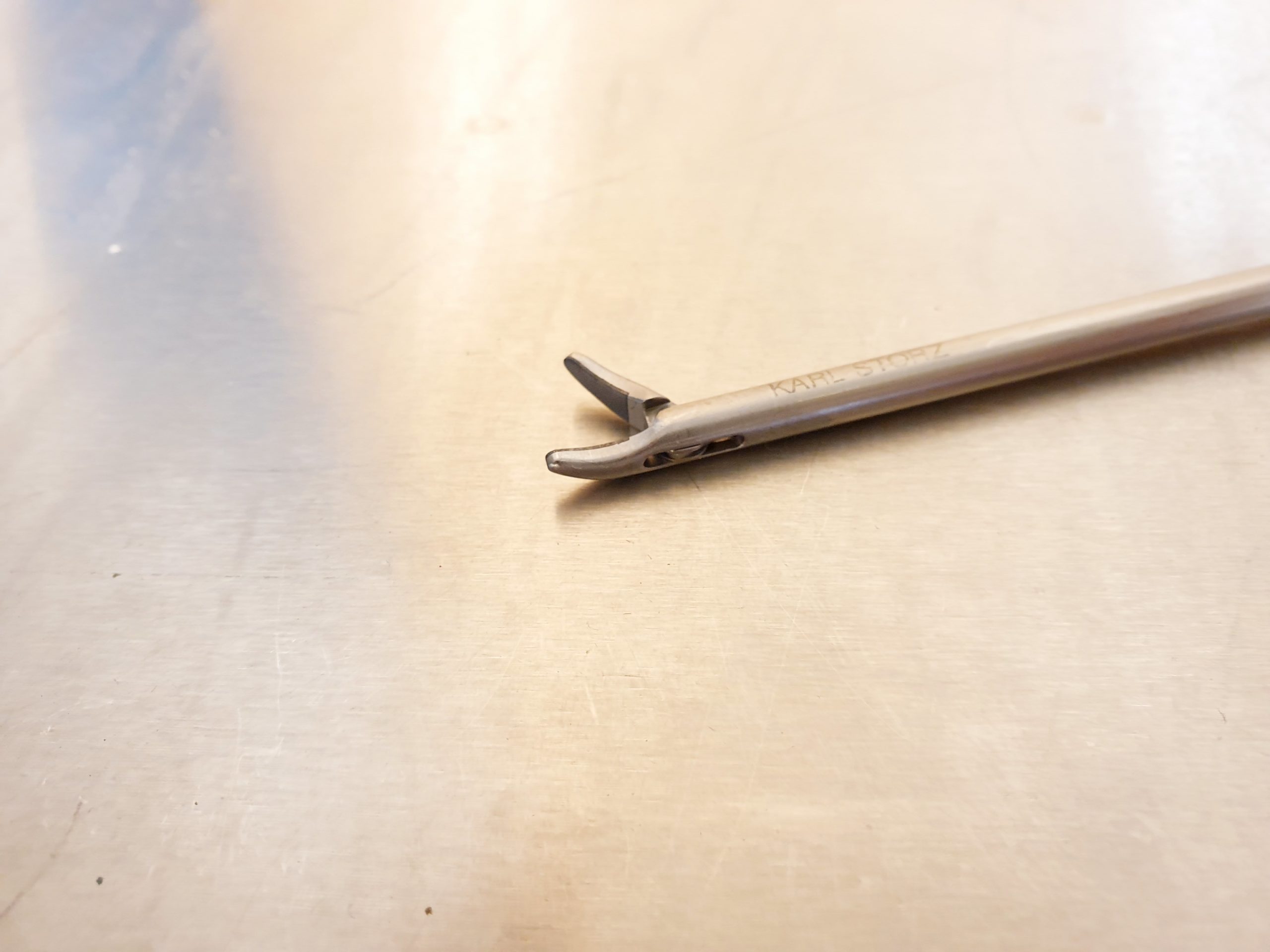 Storz 26173 KL // 26173KL Laparoscopic MACRO Needle Holder Curved Endoscopy — image 1 of 3