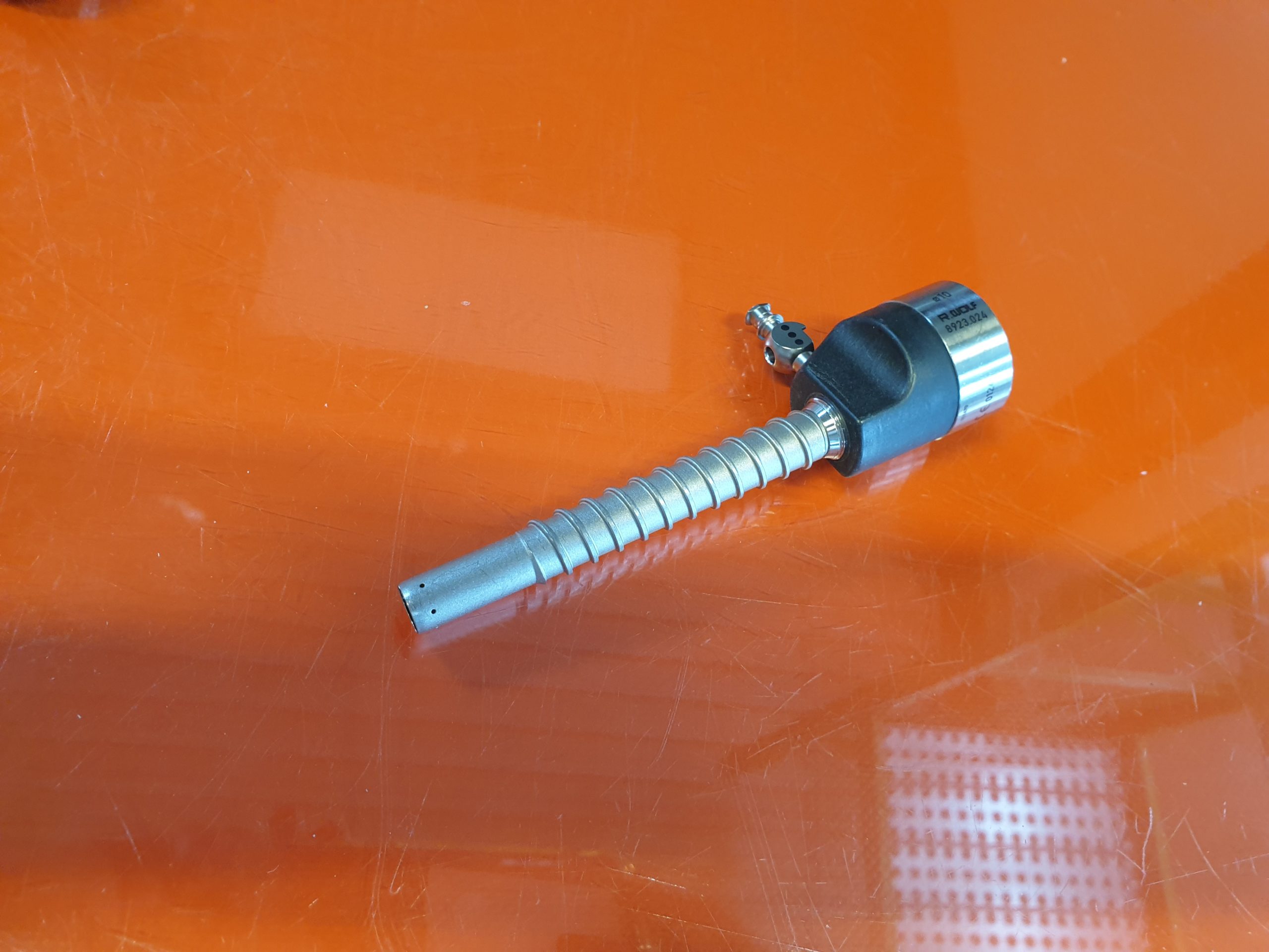Richard Wolf 8923.024 RIWO-ART-Trokarhülsen mit Magnet-Kugel-Ventil + 8923.014 Sliding Cone Laparoscopy for 10 mm Trocar Sleeves for “open laparoscopy / pelviscopy” Gleitkonus für 10 mm-Trokarhülsen + 8923.103 Trocar Sleeves 10 mm with insufflation tap T — image 1 of 9