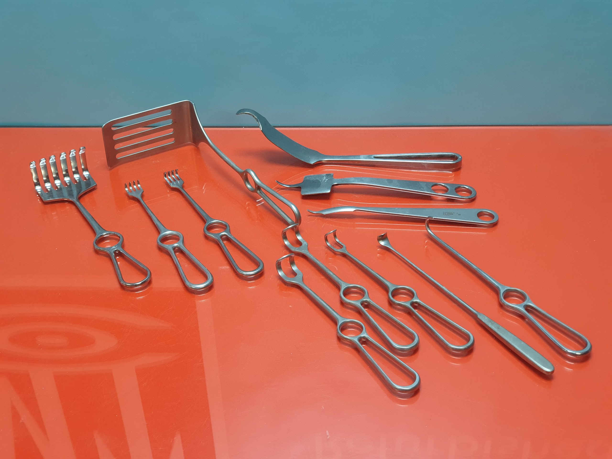 Aesculap Wundhaltern BT404R, INOX162FK, FK170R, 2 X BT405R, BT260, DBGM 130 – 110, BT200R; BT523R — image 1 of 5