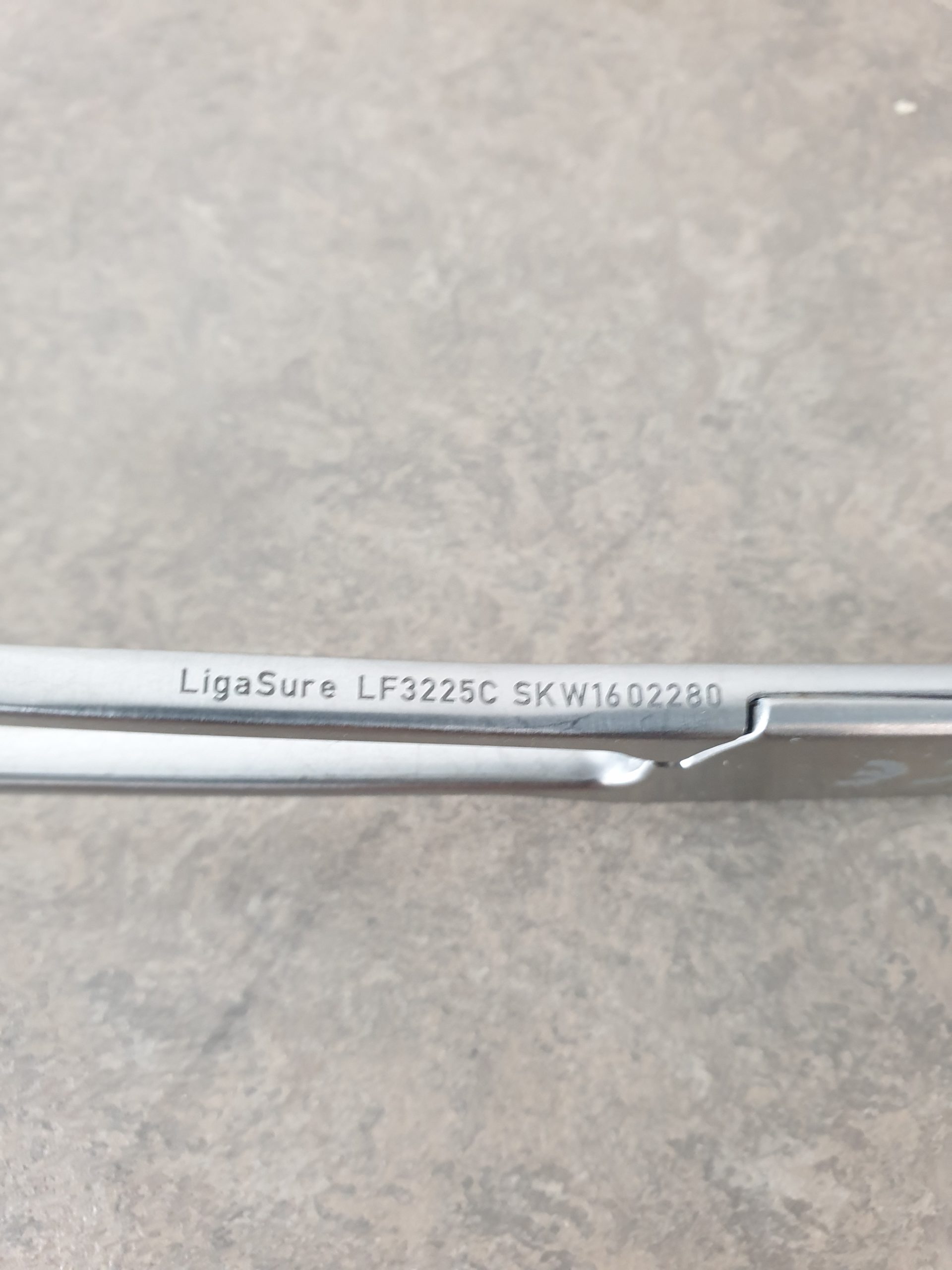 Ligasure LF 3225 C // LF3225C curved jaw open sealer / Divider thumbnail 2