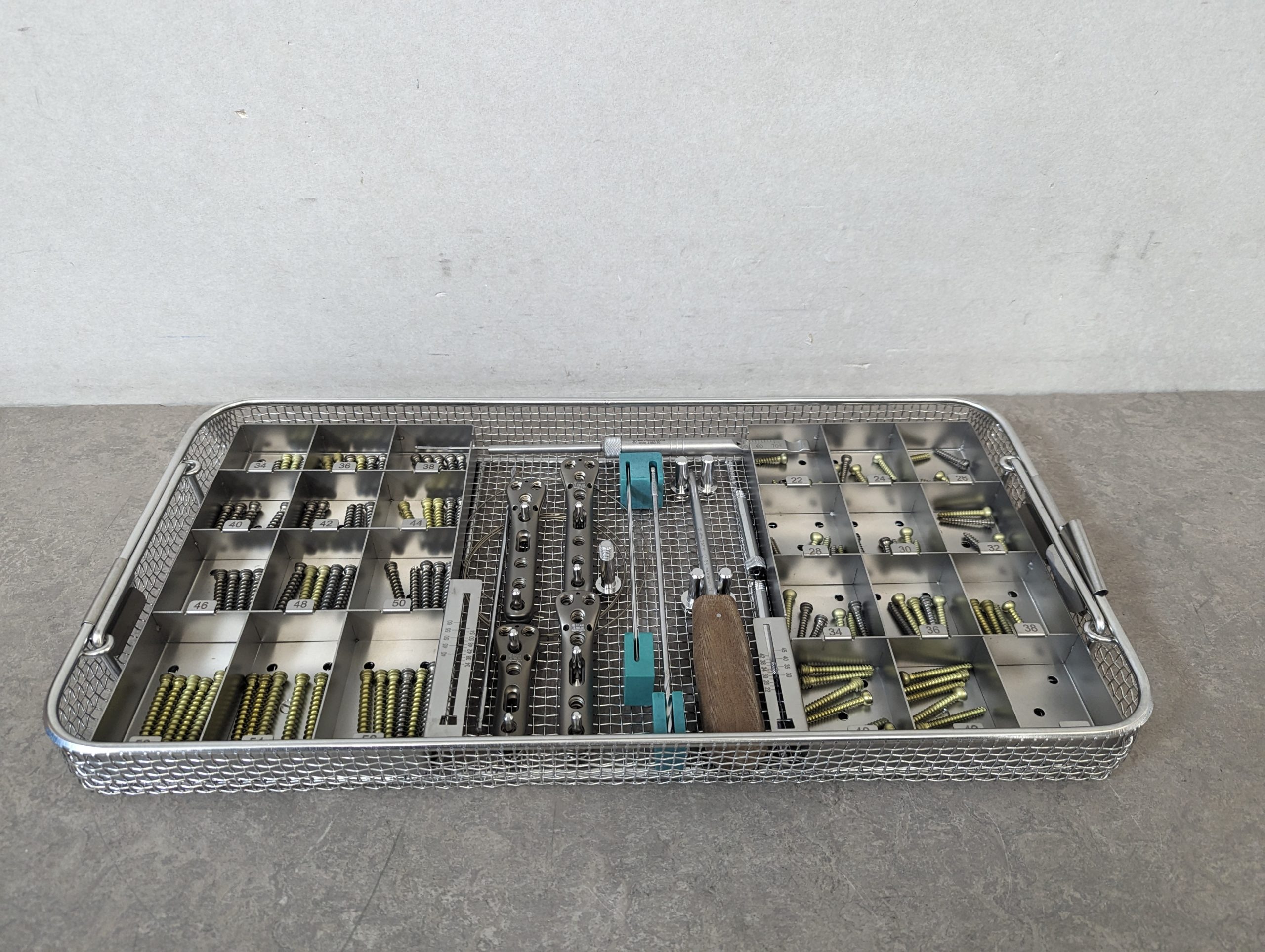Königsee Koenigsee Implantate Fixateur – CE Art Nr. 19.120.00 – 801211 — image 1 of 8
