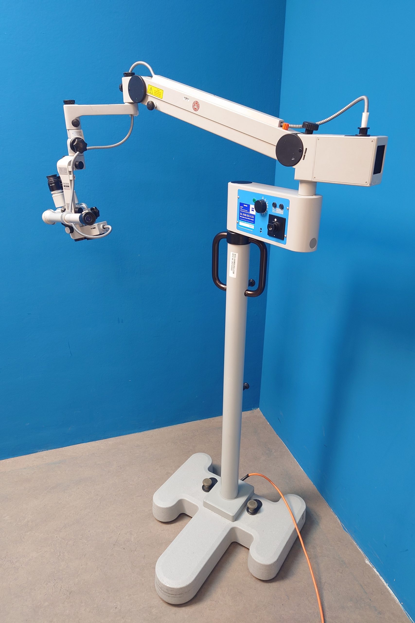 Zeiss OPMI 111 F=200 mit Mitbeobachter auf Bodenstativ S21 Mikroskop — image 1 of 15