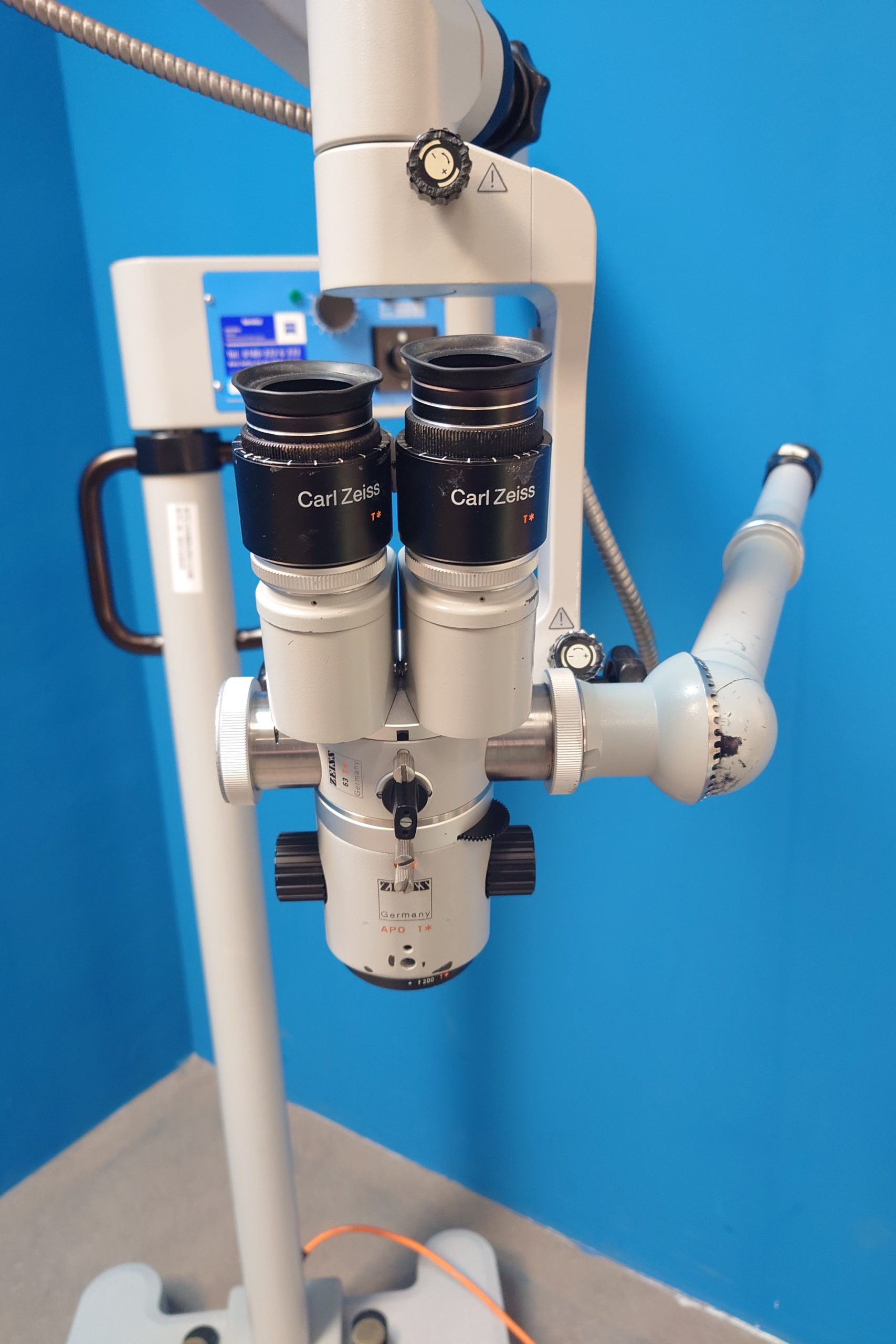 Zeiss OPMI 111 F=200 mit Mitbeobachter auf Bodenstativ S21 Mikroskop thumbnail 8