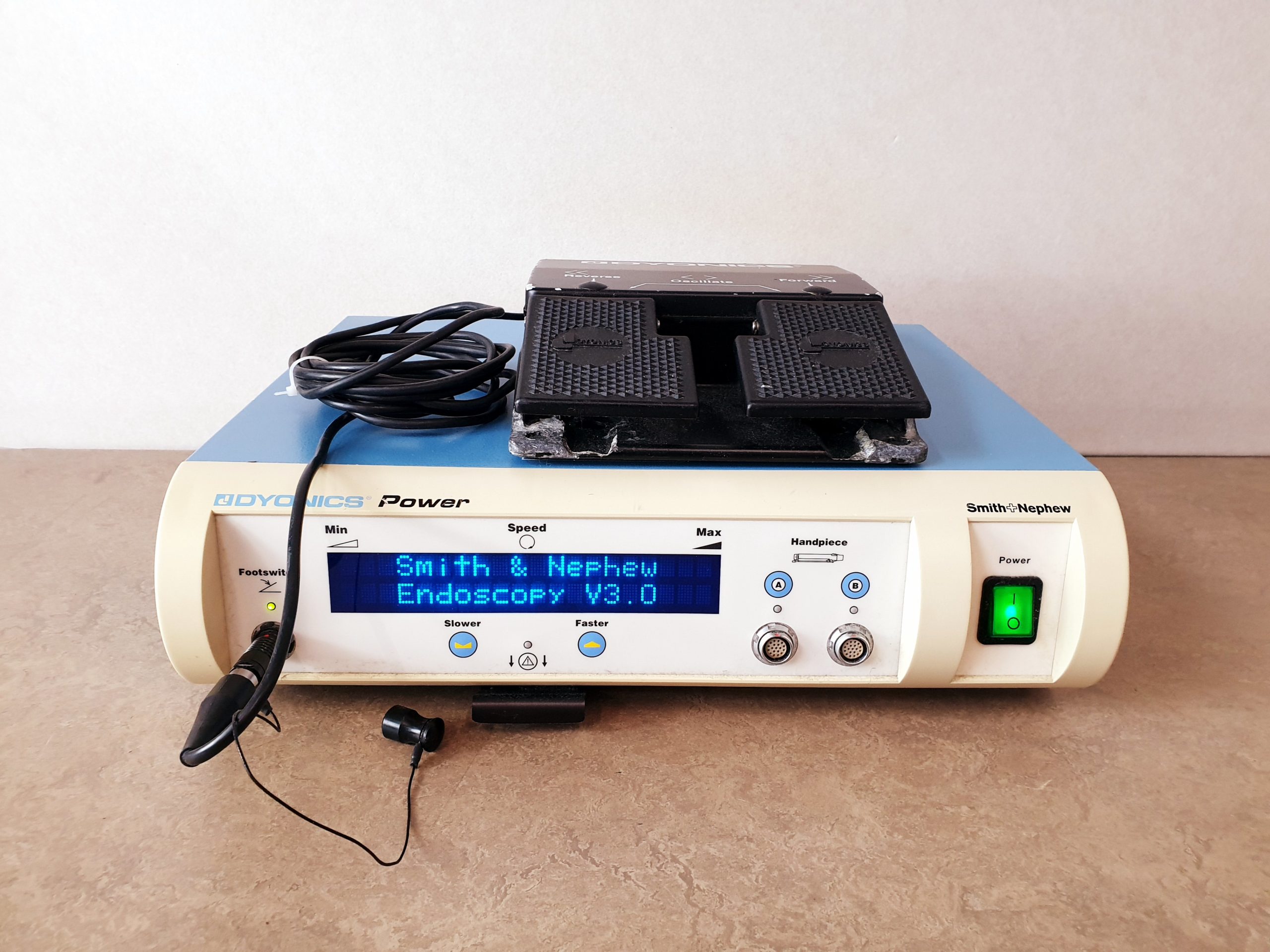 Smith & Nephew DYONICS Power Control Unit Steuereinheit 7205841 + Fußschalter — image 1 of 7