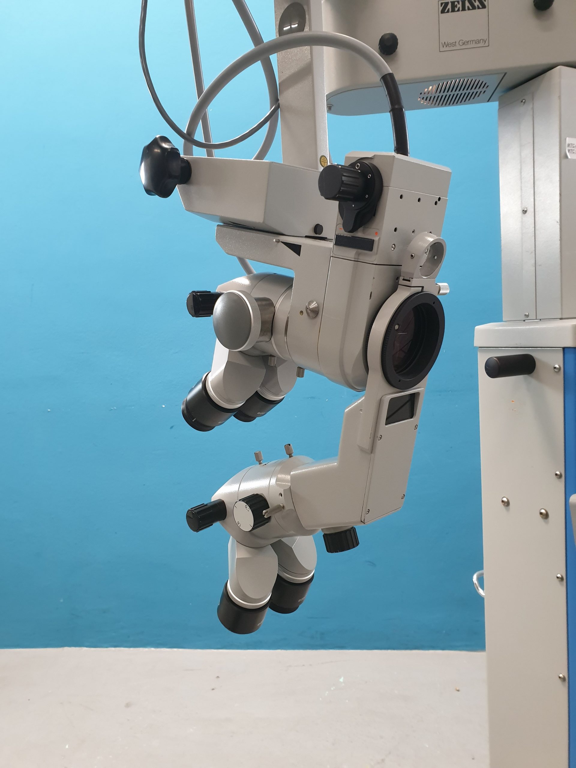 Carl Zeiss MDI XY f=170 // F200 // f107 // OP Mikroskop auf S22 Stativ für Urologie , …… thumbnail 4