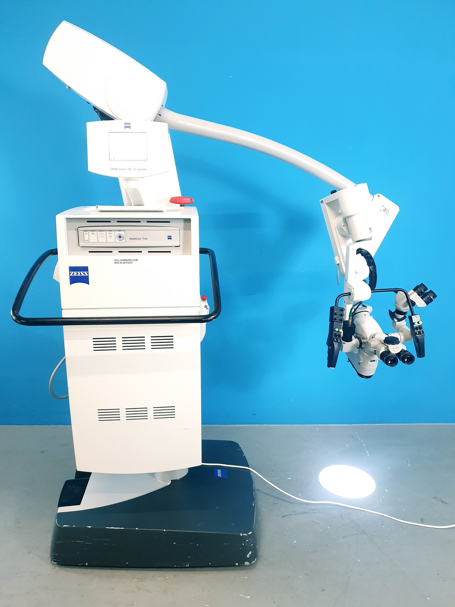 Zeiss OPMI Vario // OPMI VARIO NC-33 // NC33 für Neurochirurgie OP-Mikroskop — image 1 of 7
