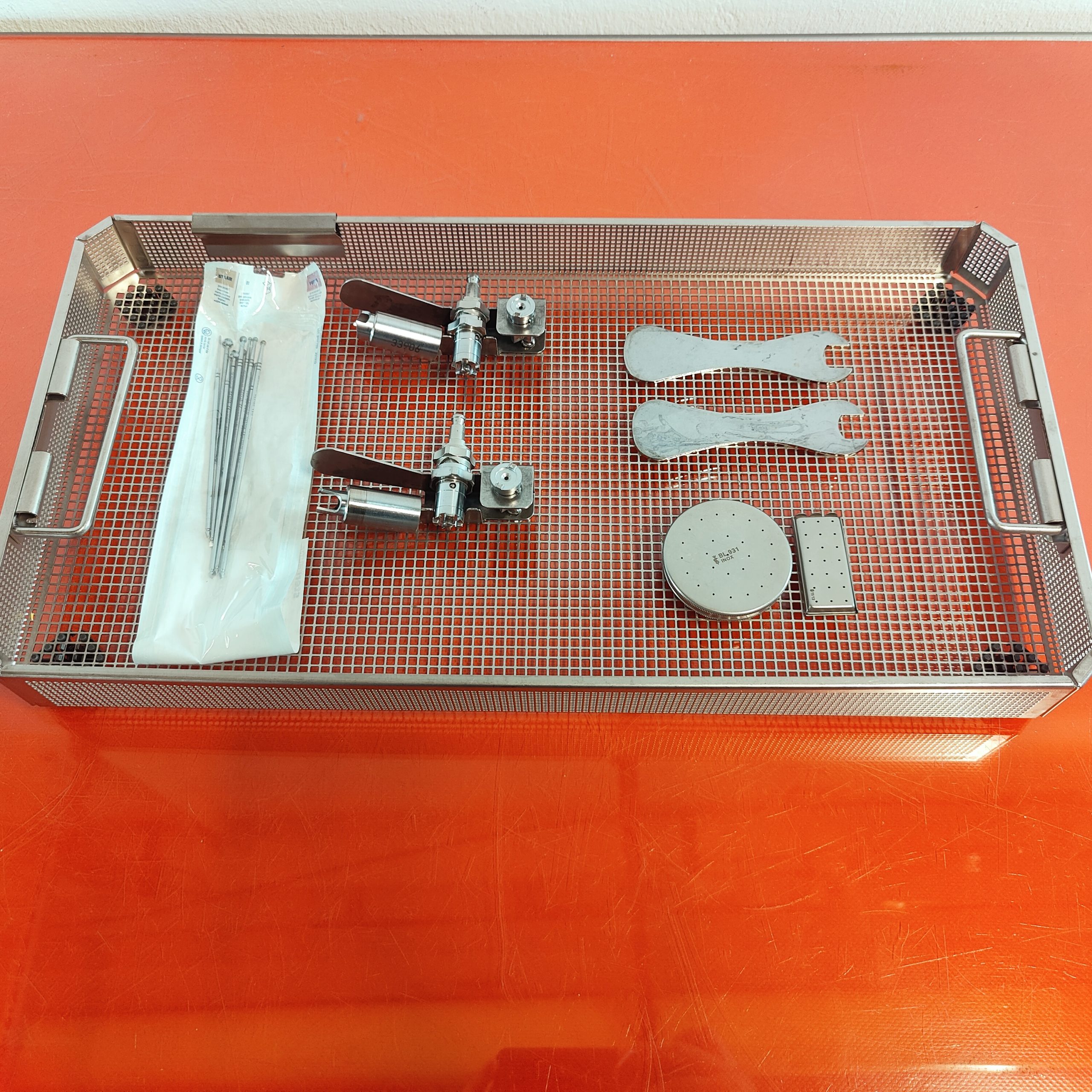 Aesculap TE 562 Perforator Cutter — image 1 of 7