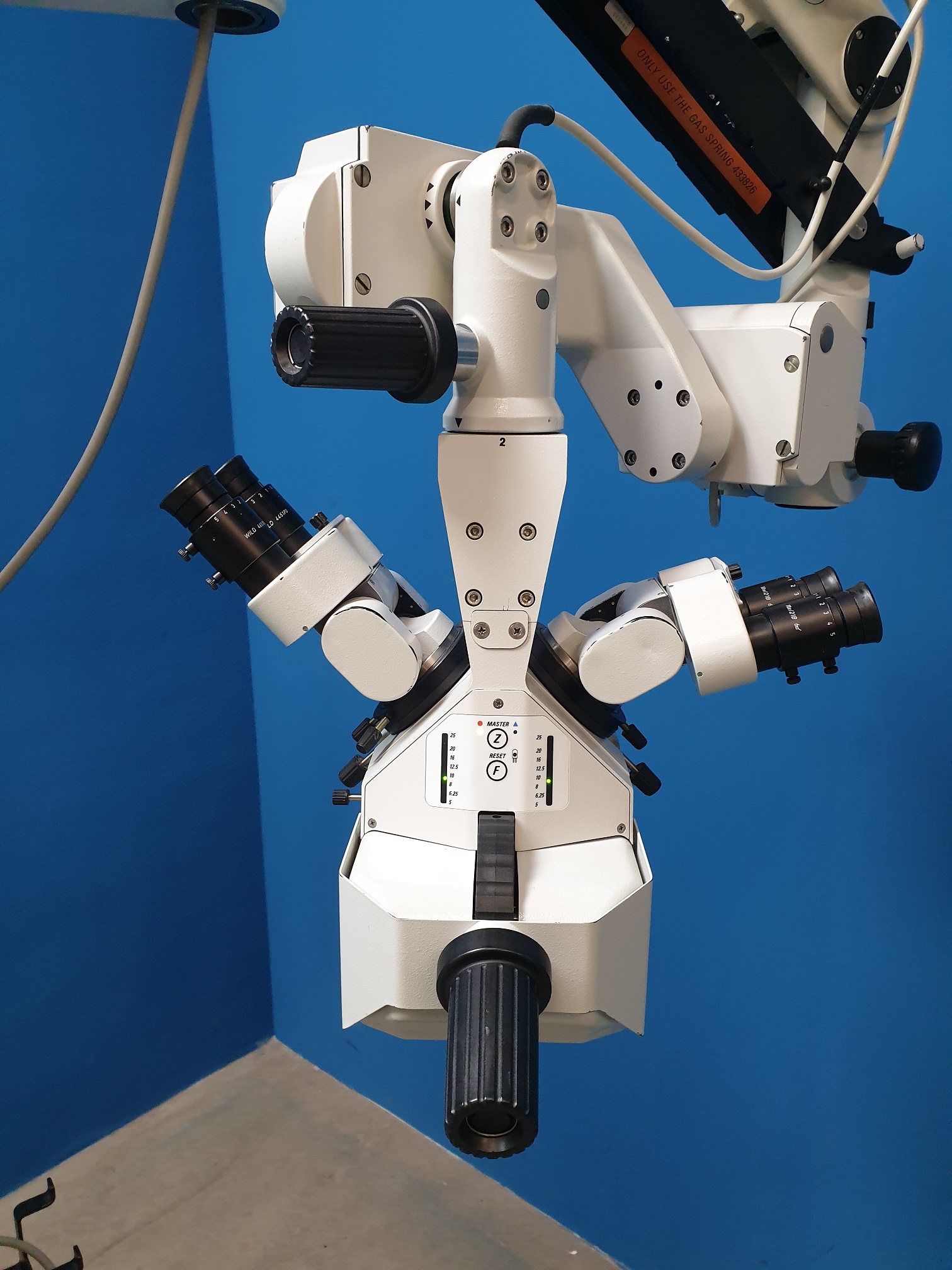 Leica M680 // M 680 OP-Mikroskop für Chirurgie / Surgical Microscope mit 2 Fußschalter mit Zubehör thumbnail 4