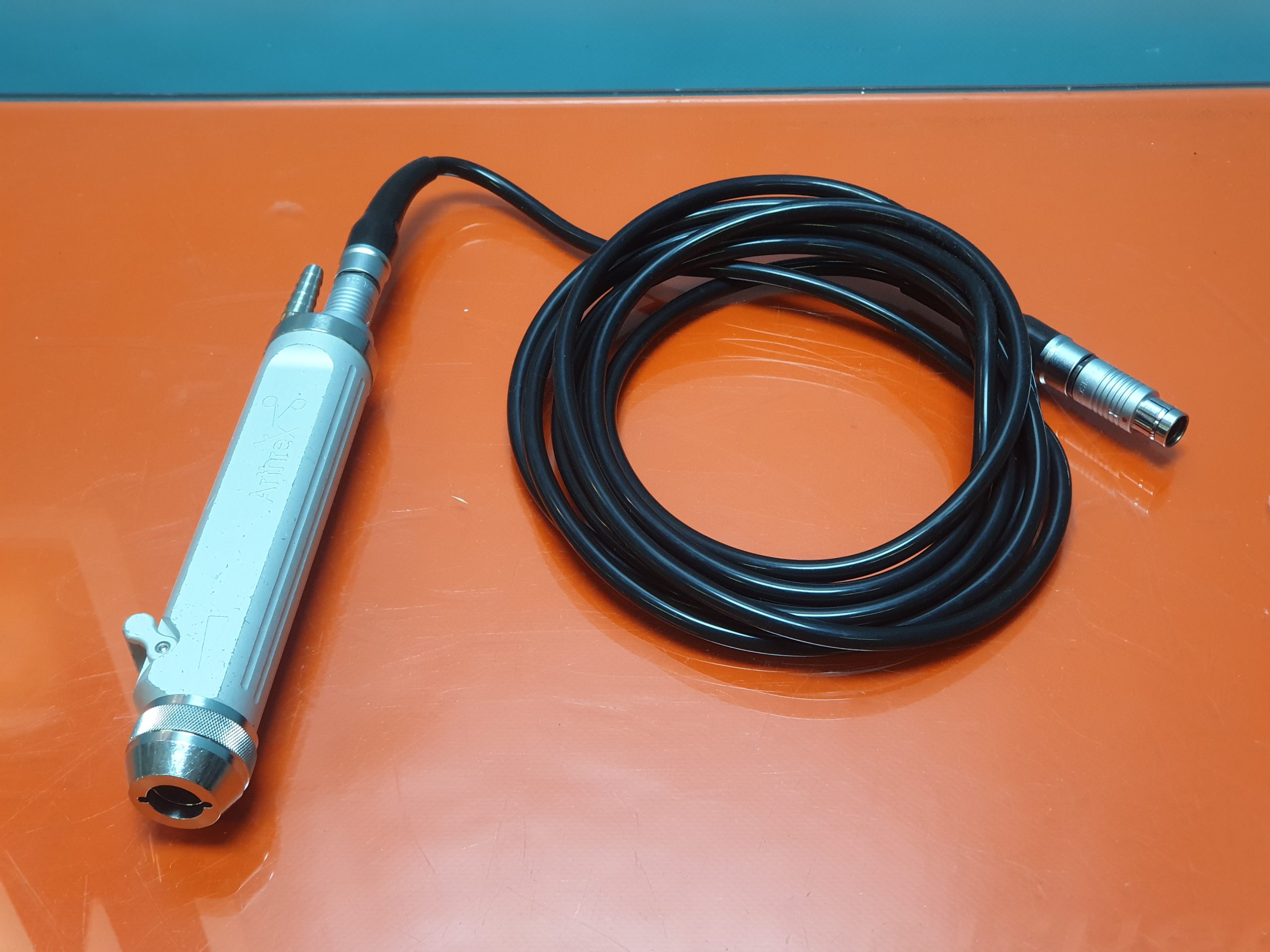 Arthrex AR-8220G // AR 8220 G Arthroscopy Shaver Handstück — image 1 of 5