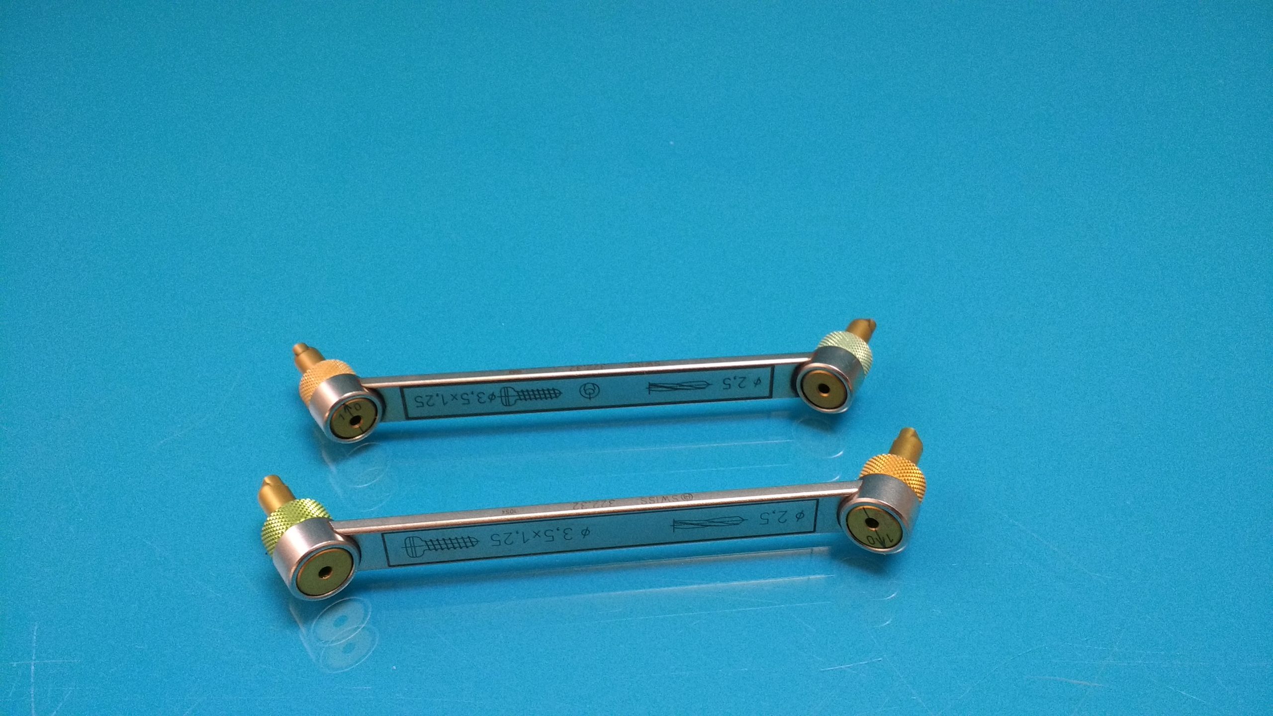 2 x Synthes 322.32 2.5-3.5mm x 1.25 DCP Drill Guide thumbnail 2