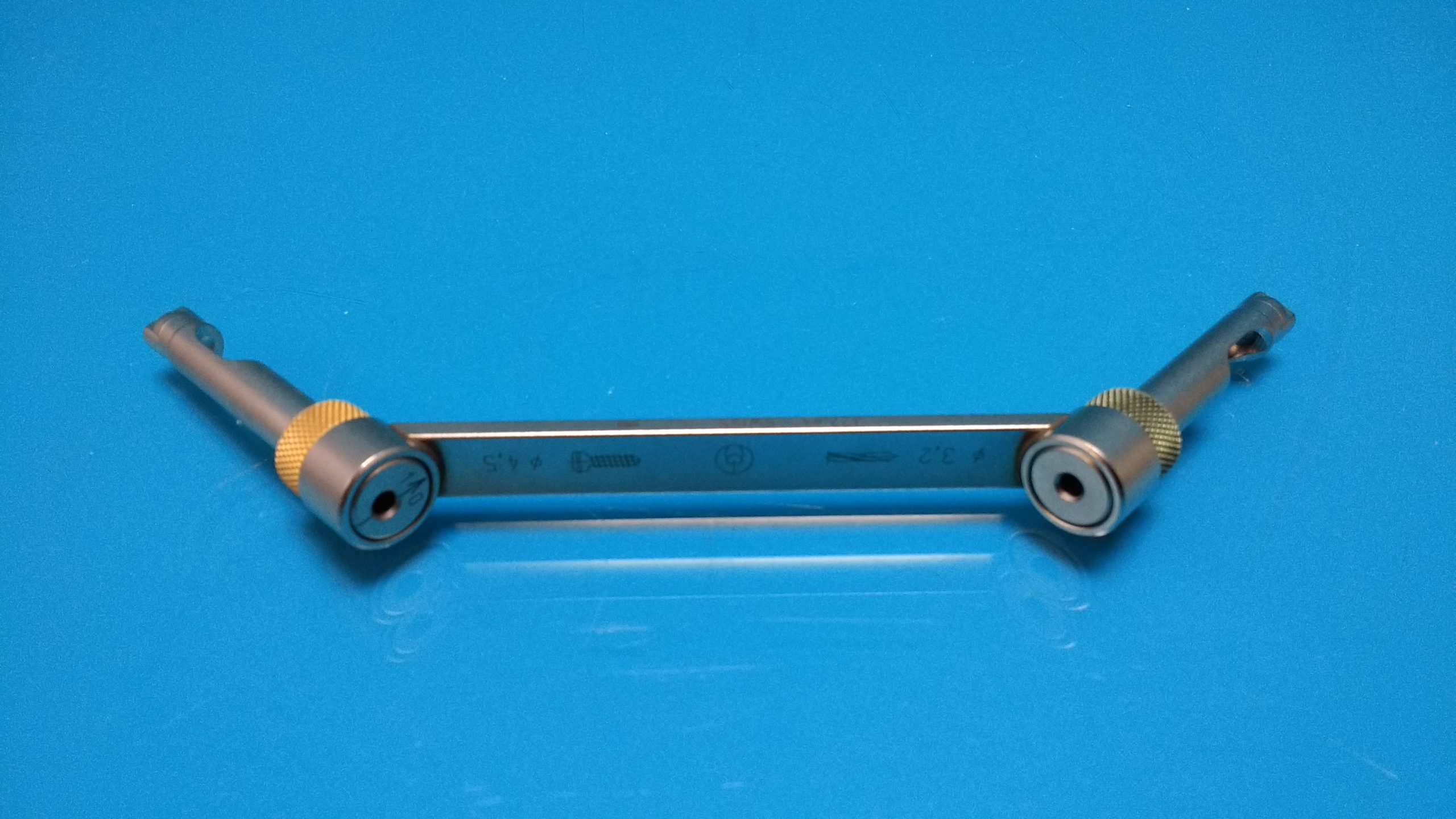 Synthes 322.44 3.2 bis 4.5MM DCP DRILL GUIDE — image 1 of 4