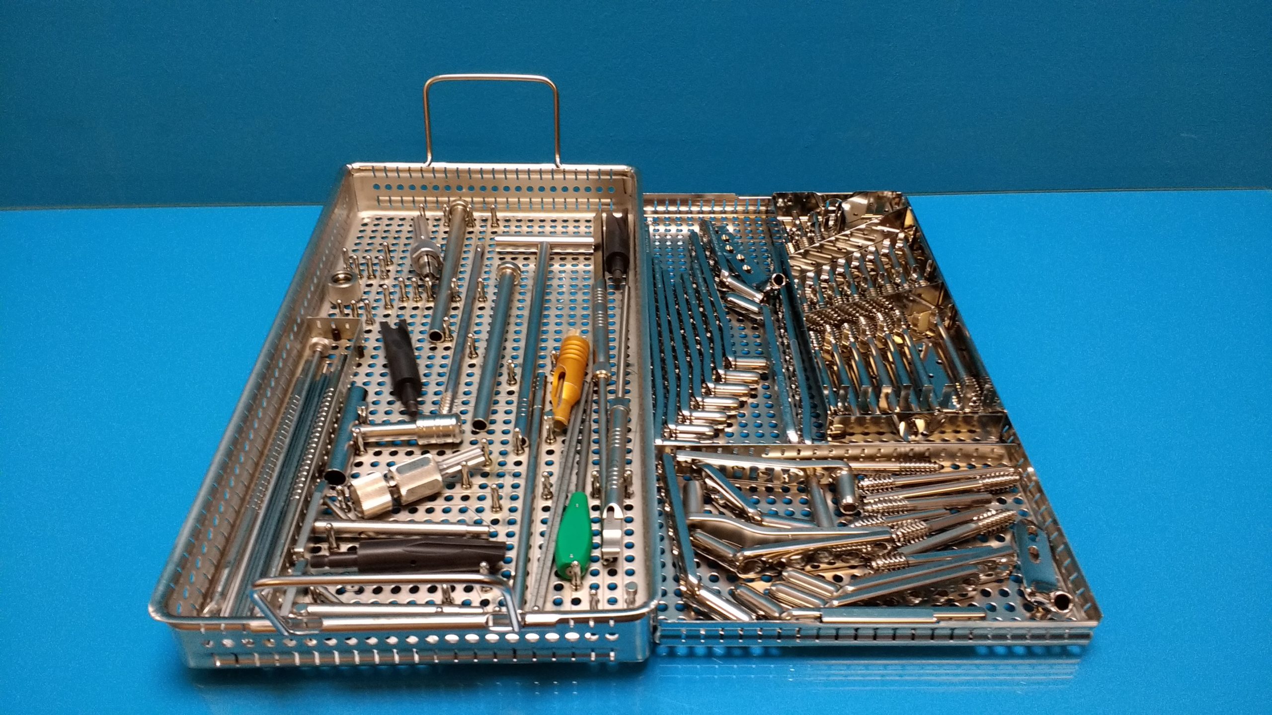 SWISS IMPLANTS mit Instrumente thumbnail 2