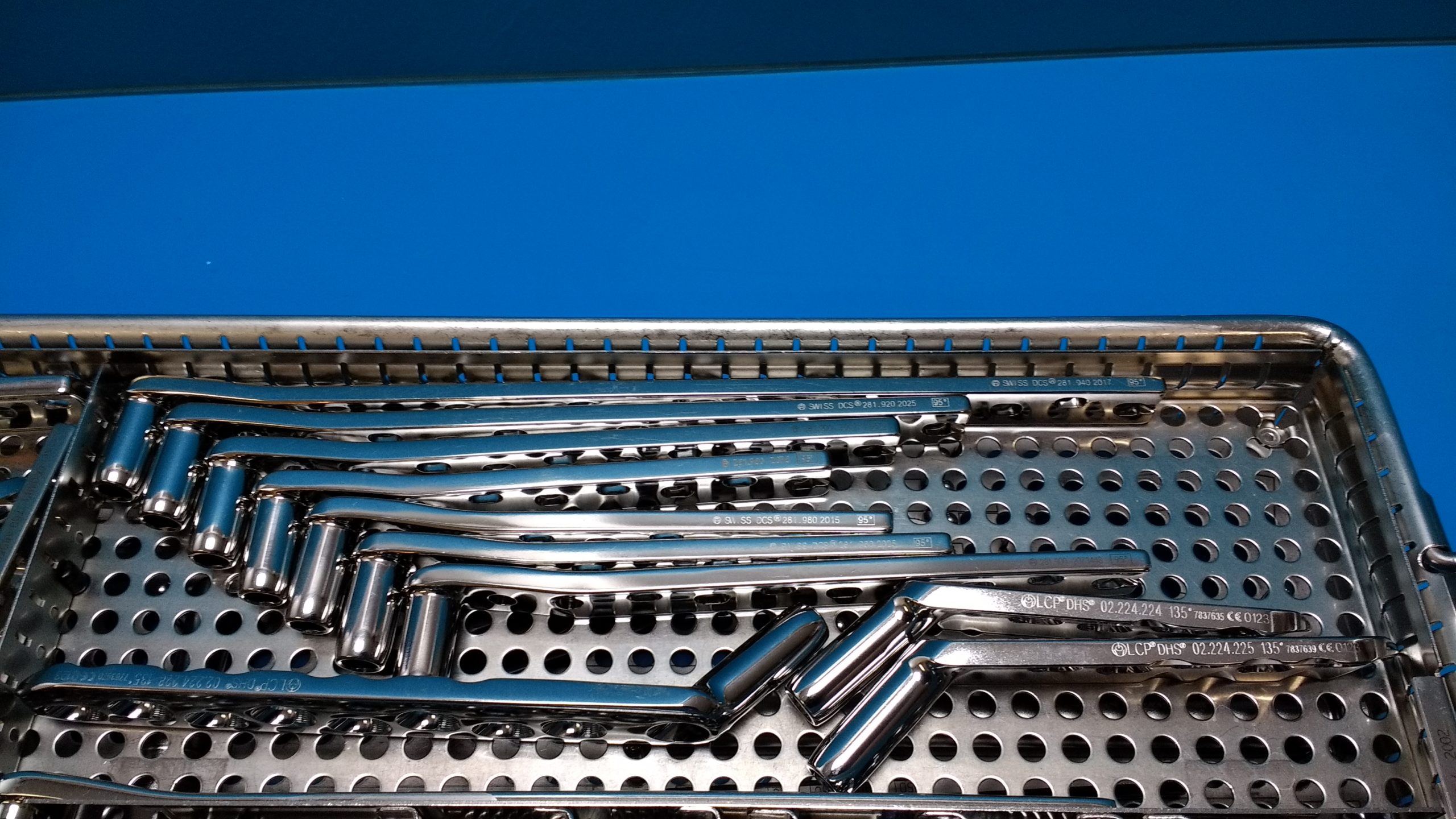 SWISS IMPLANTS mit Instrumente thumbnail 3