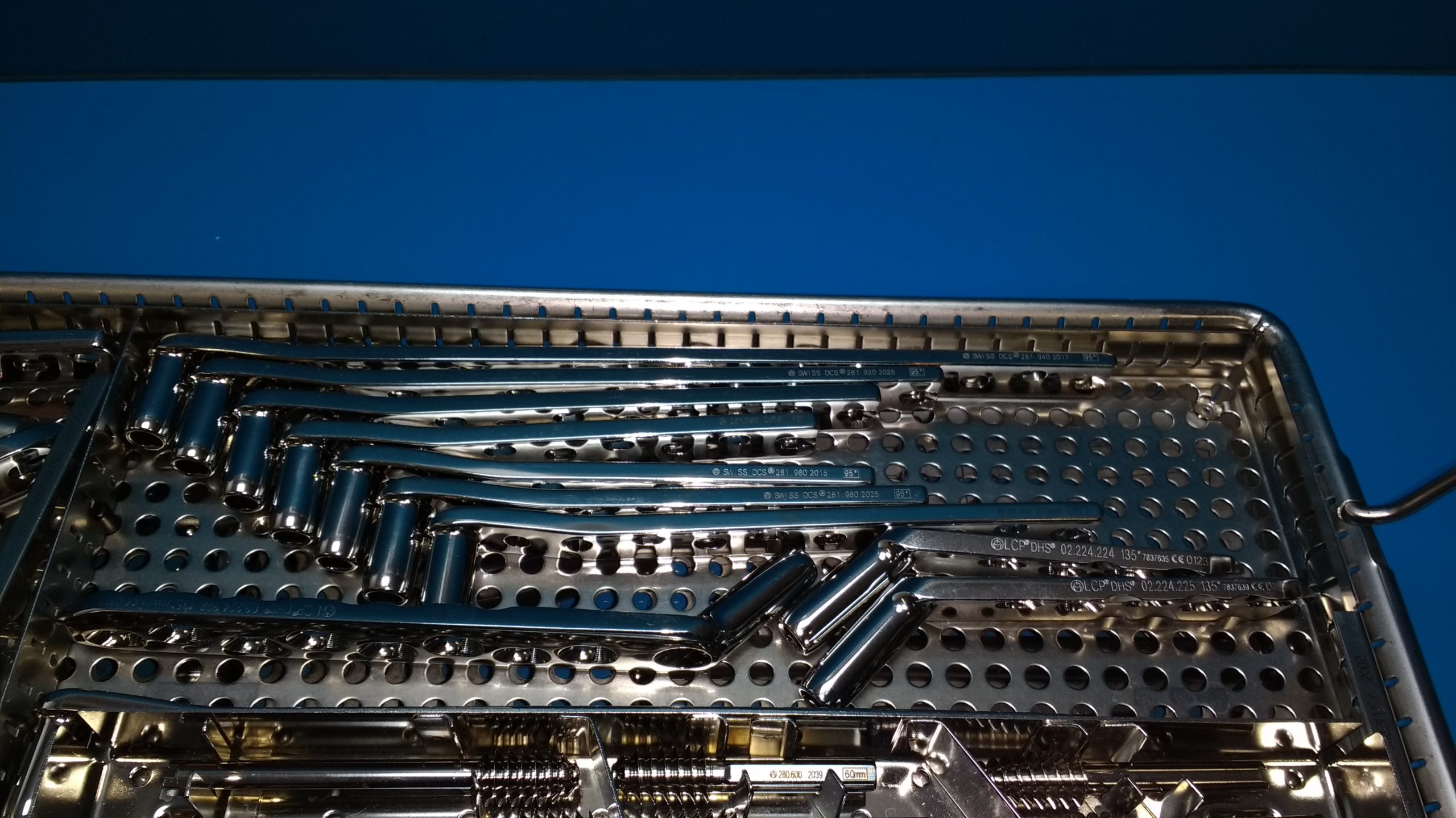 SWISS IMPLANTS mit Instrumente thumbnail 5