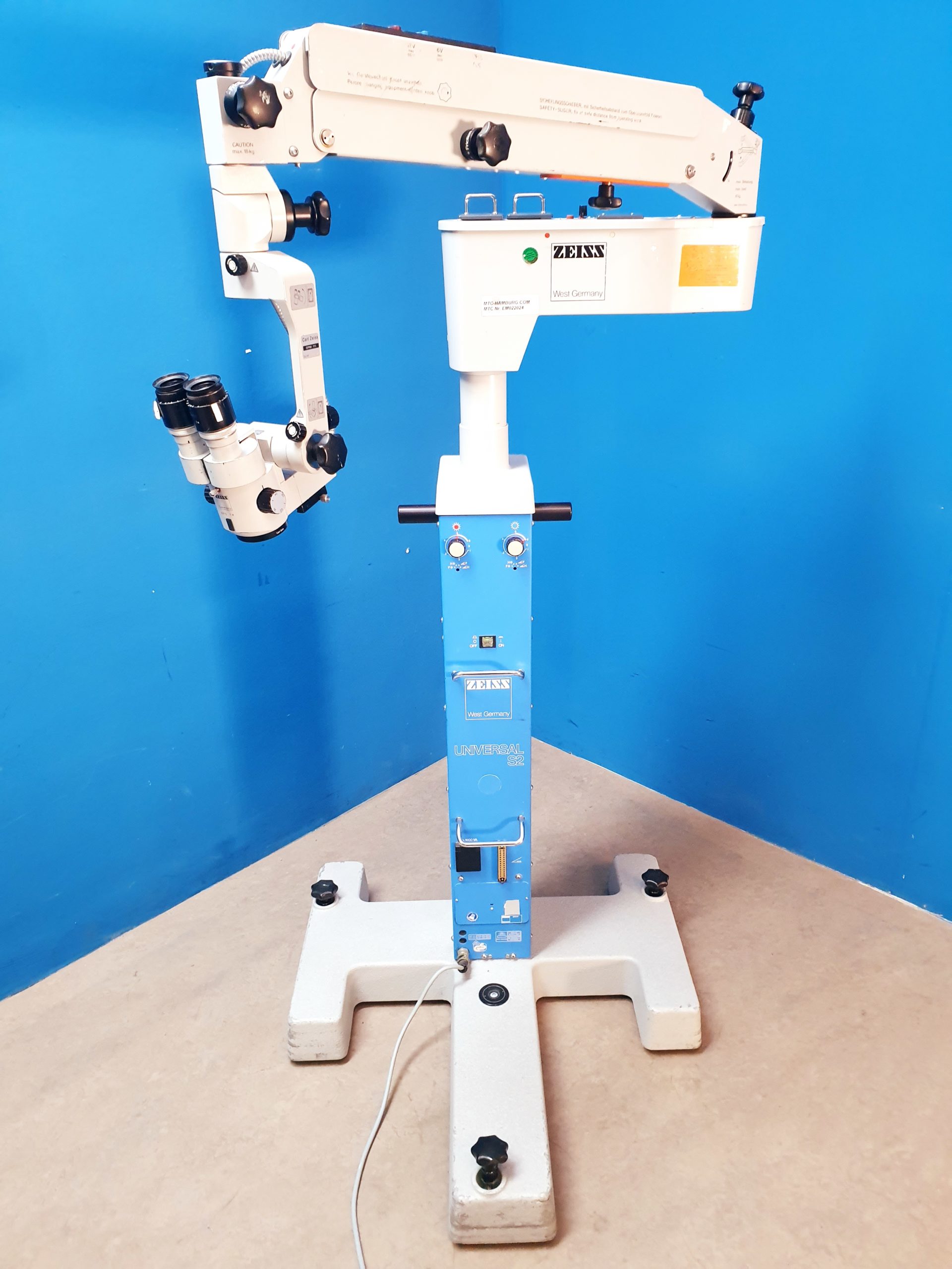 Zeiss Universal S2 F170 opmi 111 – f250 — image 1 of 11