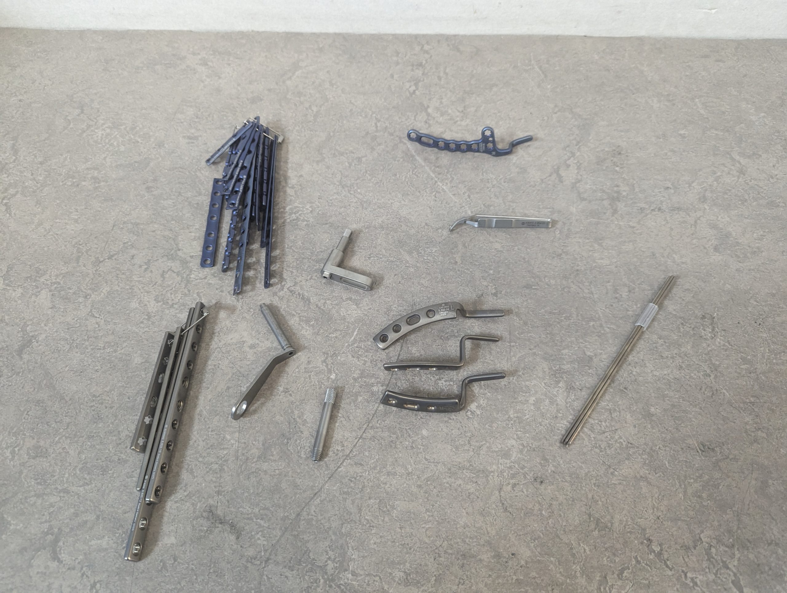 Königs Implantate Schraubenbank für Großfragment aus Stahl Art Nr 19.157.00S8 thumbnail 4